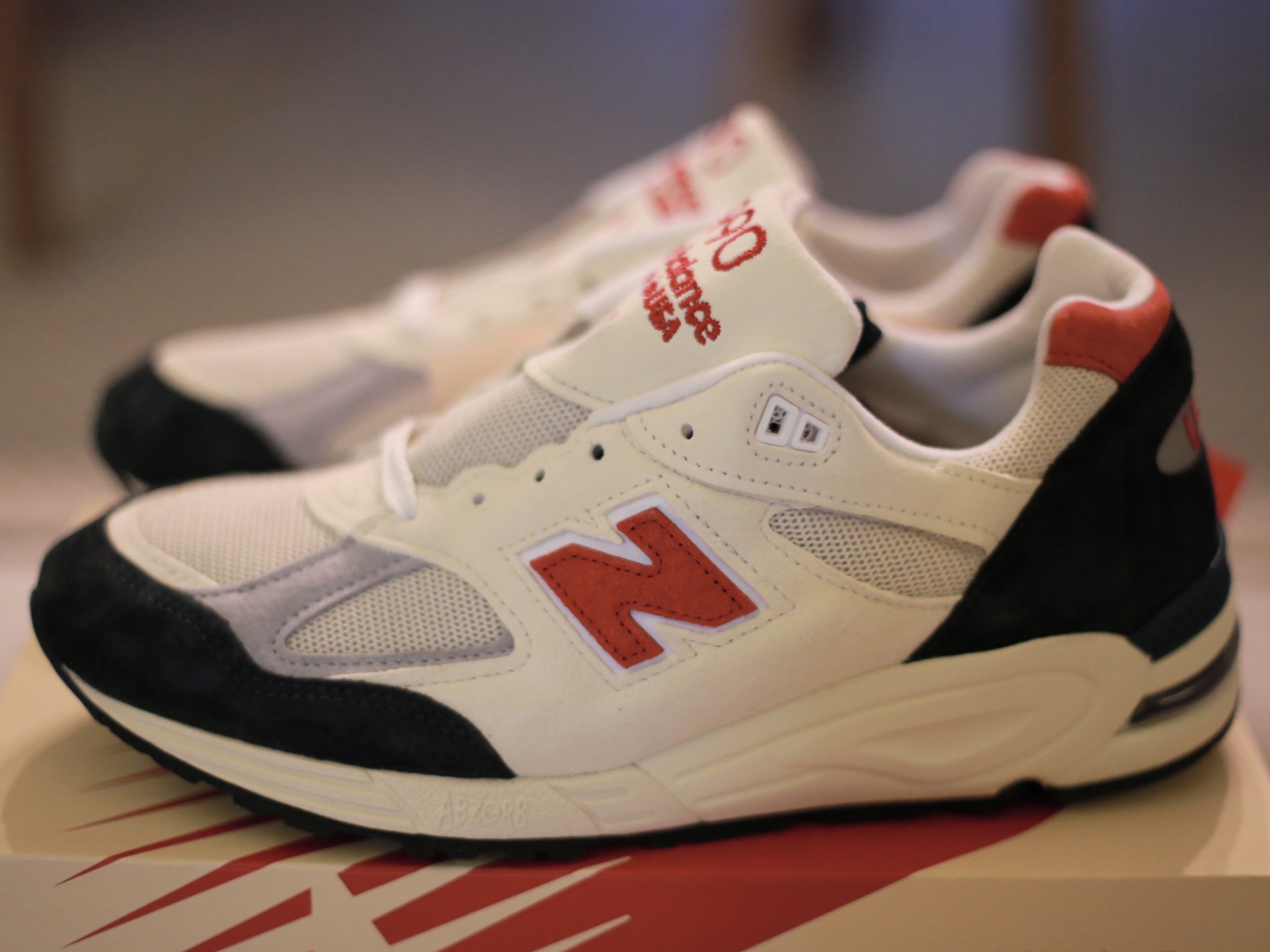 New Balance 990v2 Made in USA Navy Sea Salt 착용 스타일 - 1
