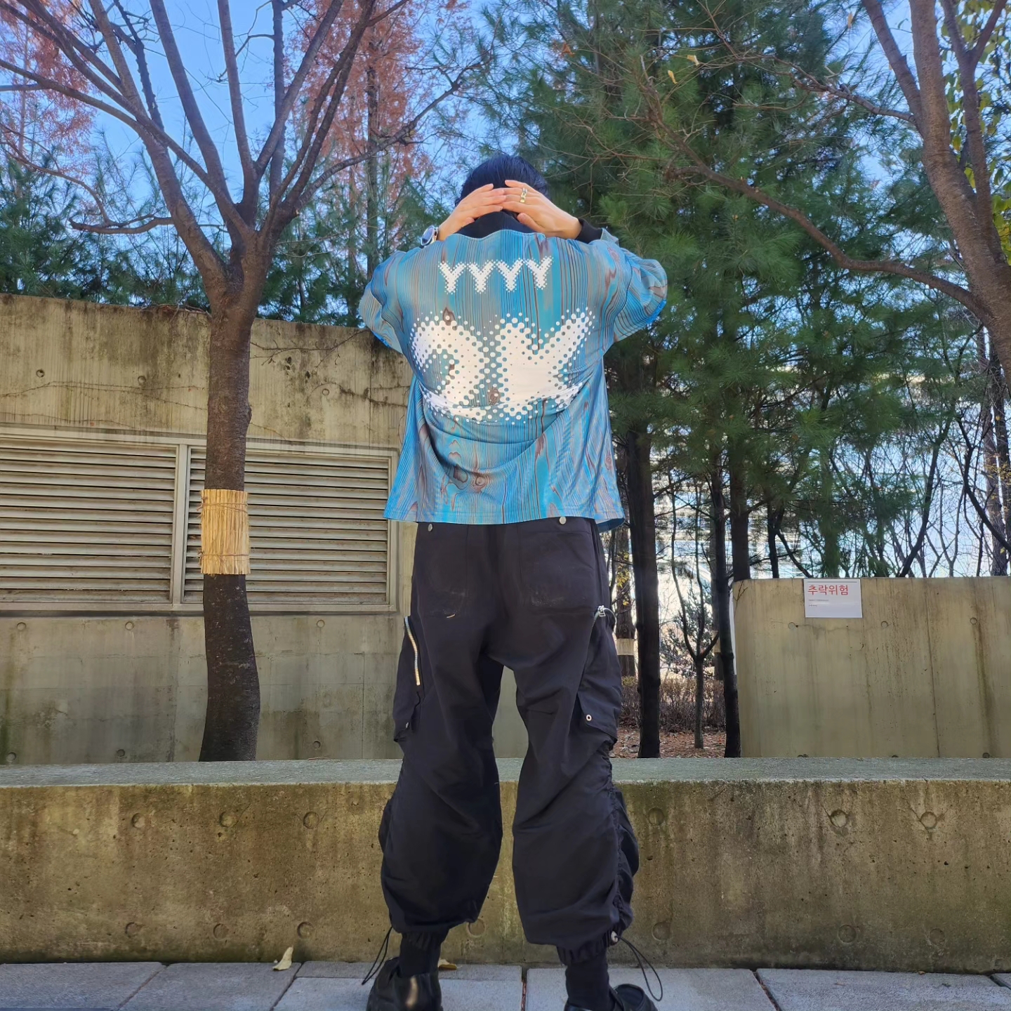 Nike x Off-White NRG Jersey Imperial Blue - Asia, Prada Monolith Brushed Leather Loafers Black 착용 스타일 - 3