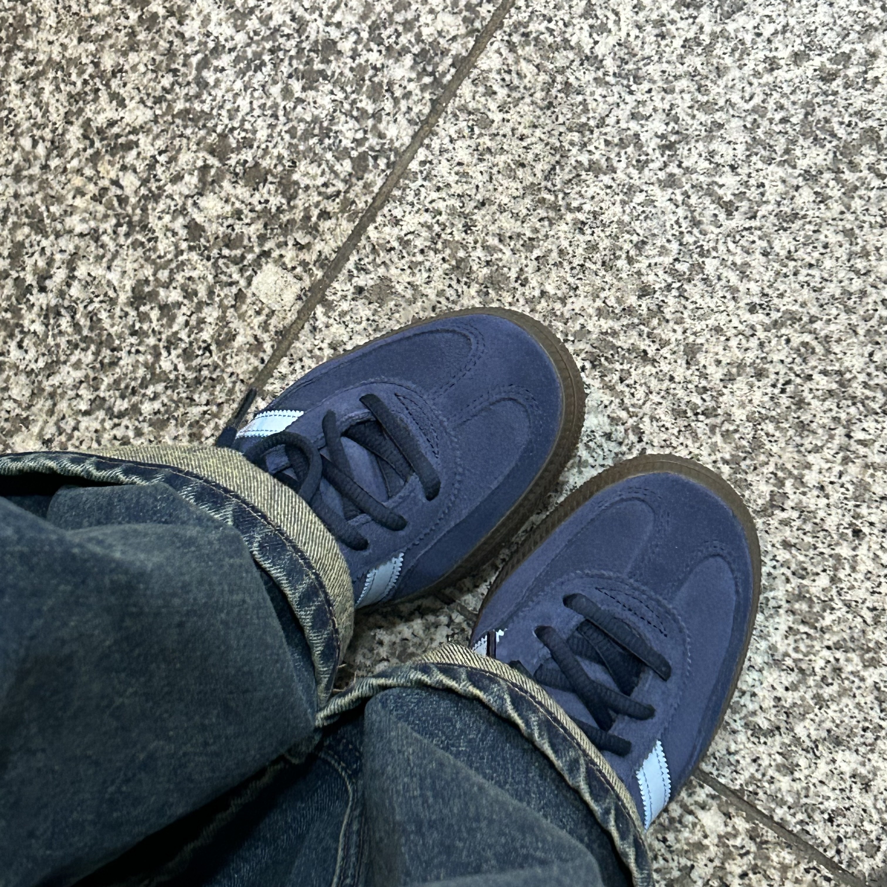 Adidas Spezial Handball Collegiate Navy 착용 스타일