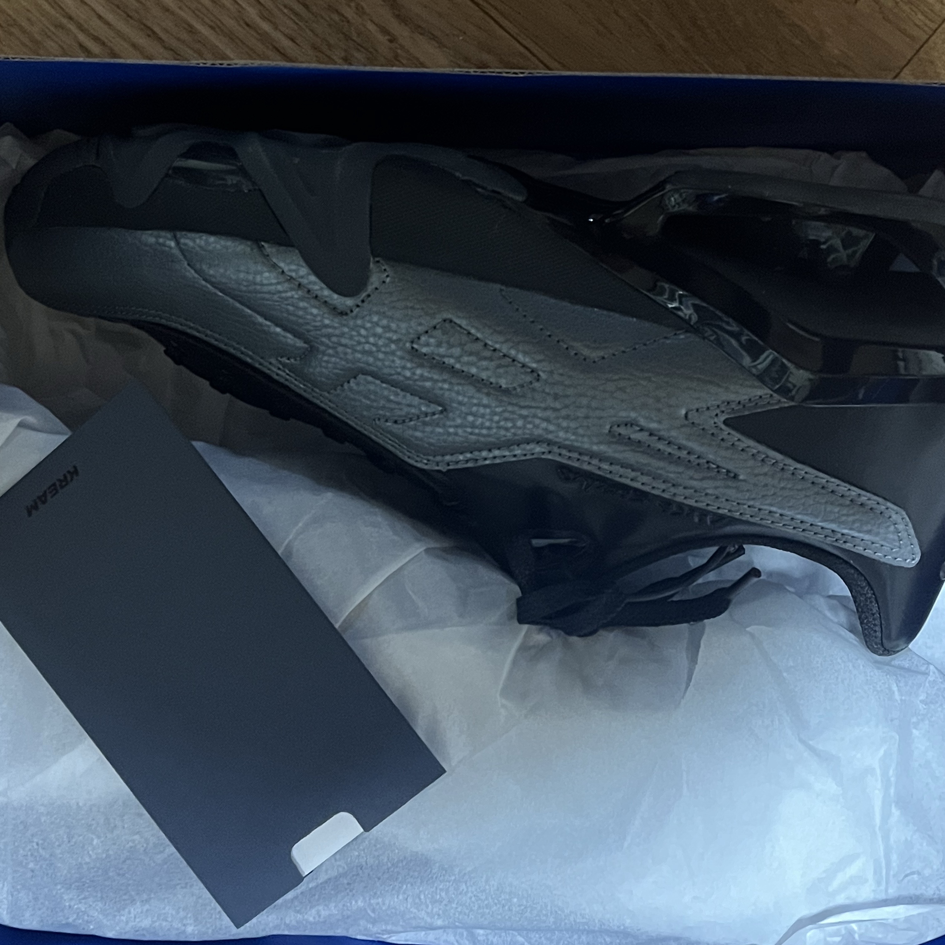 Asics x Kiko Kostadinov Novalis Gel-Teremoa Obsidian Black Smoke Shadow 착용 스타일