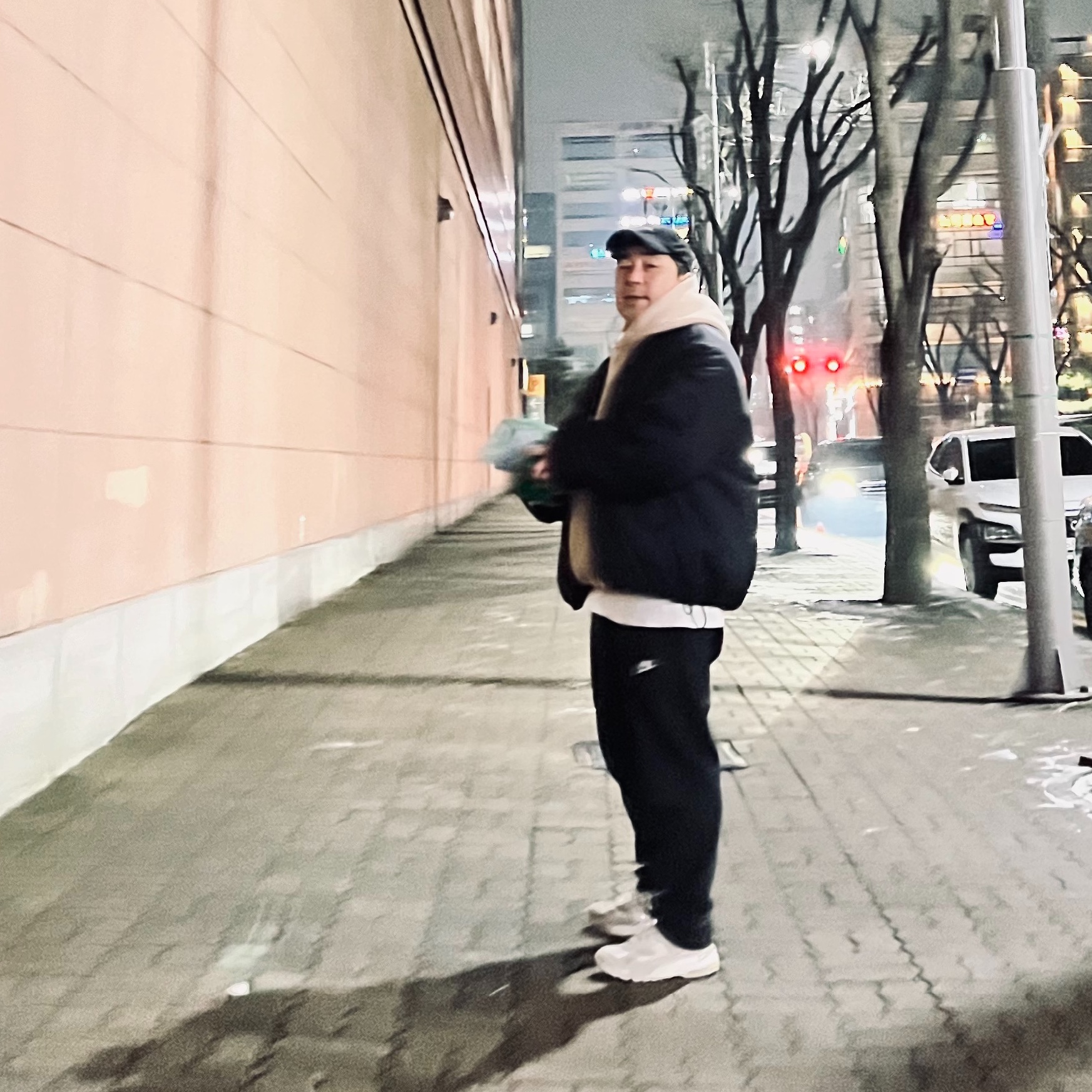 IAB Studio Hoodie Sand - 19FW 착용 스타일