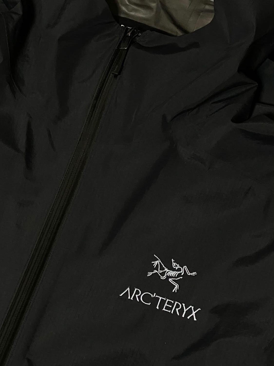 Arc'teryx Zeta SL Jacket Black 착용 스타일