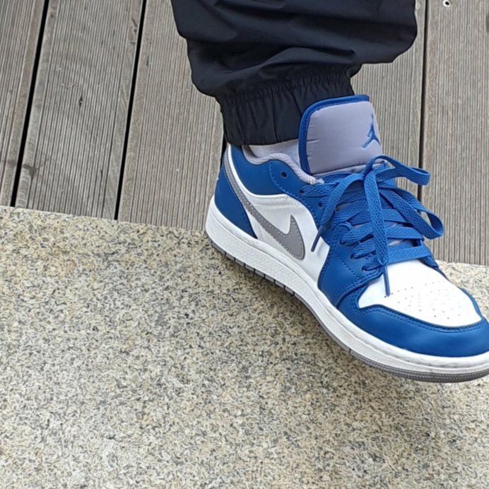 Jordan 1 Low True Blue Cement Grey 착용 스타일