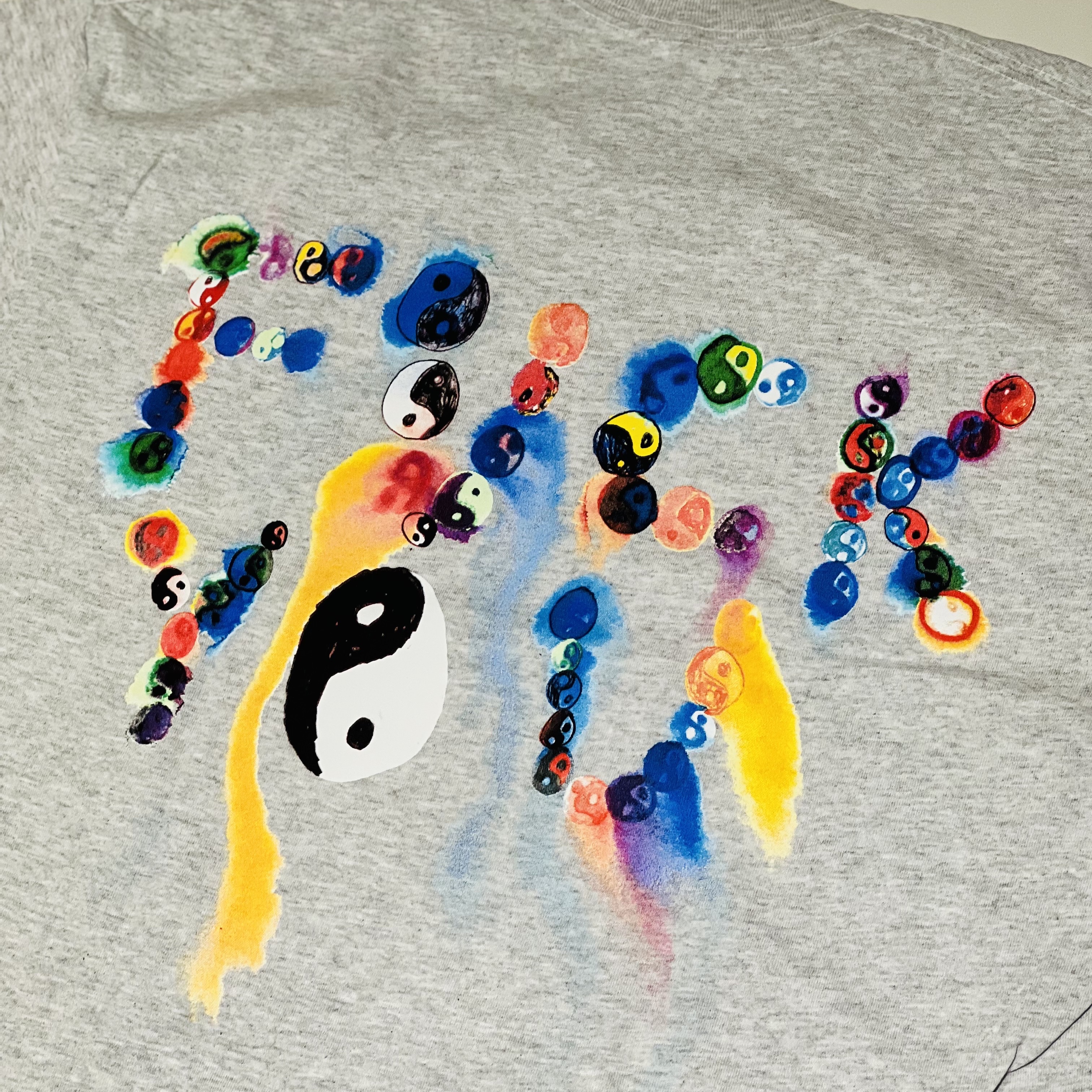 Supreme Ying Yang T-Shirt Ash Grey - 23FW 착용 스타일 - 1