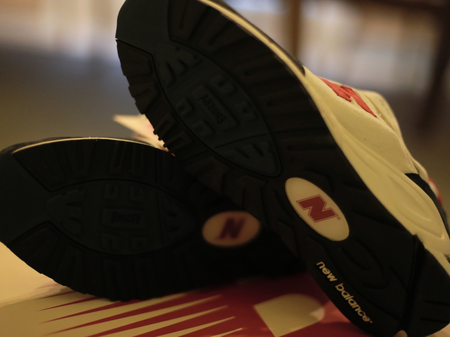 New Balance 990v2 Made in USA Navy Sea Salt 착용 스타일 - 5