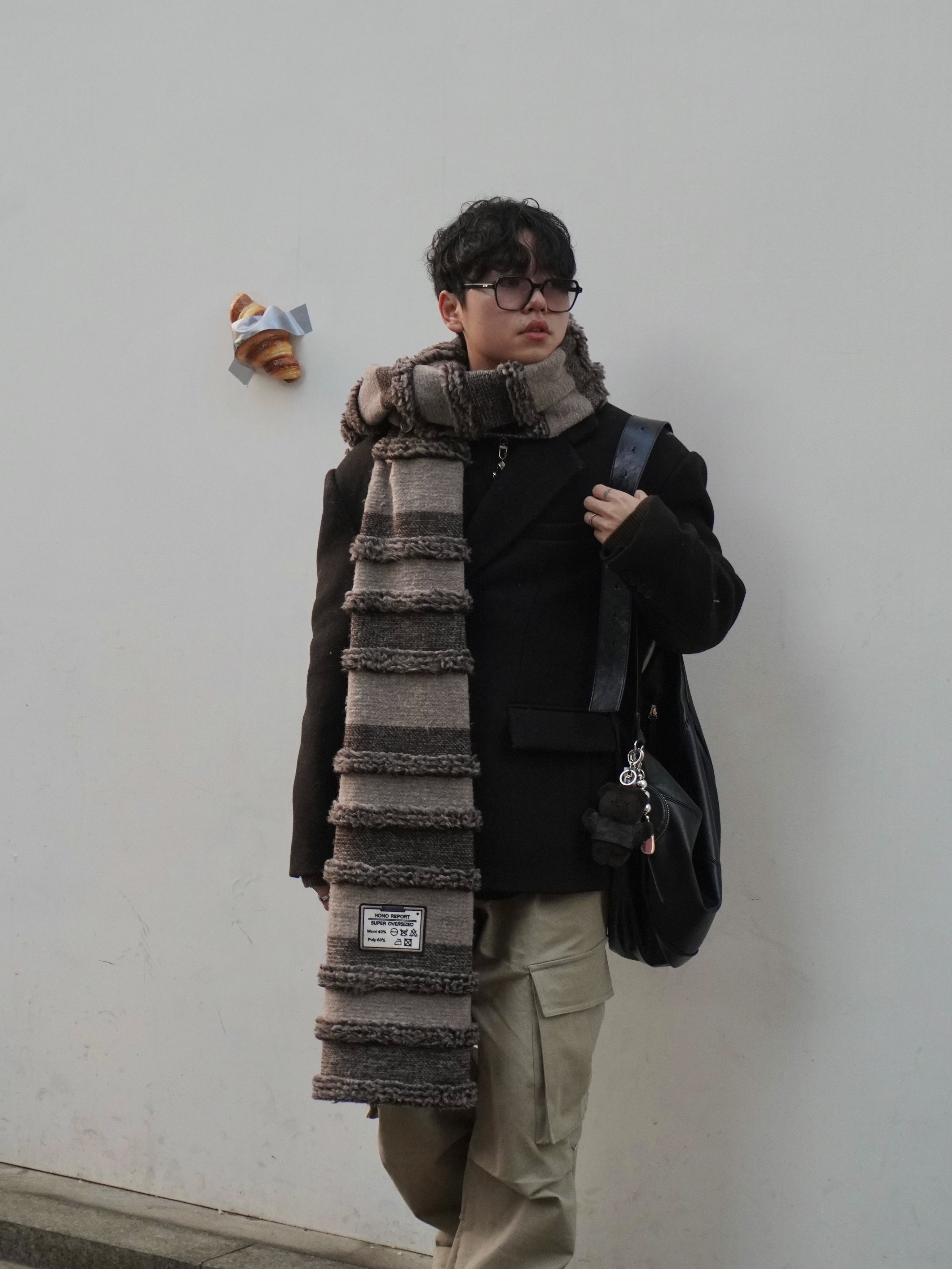Millo Archive Fluppy Point Bear Key Ring Deep Brown 착용 스타일 - 1