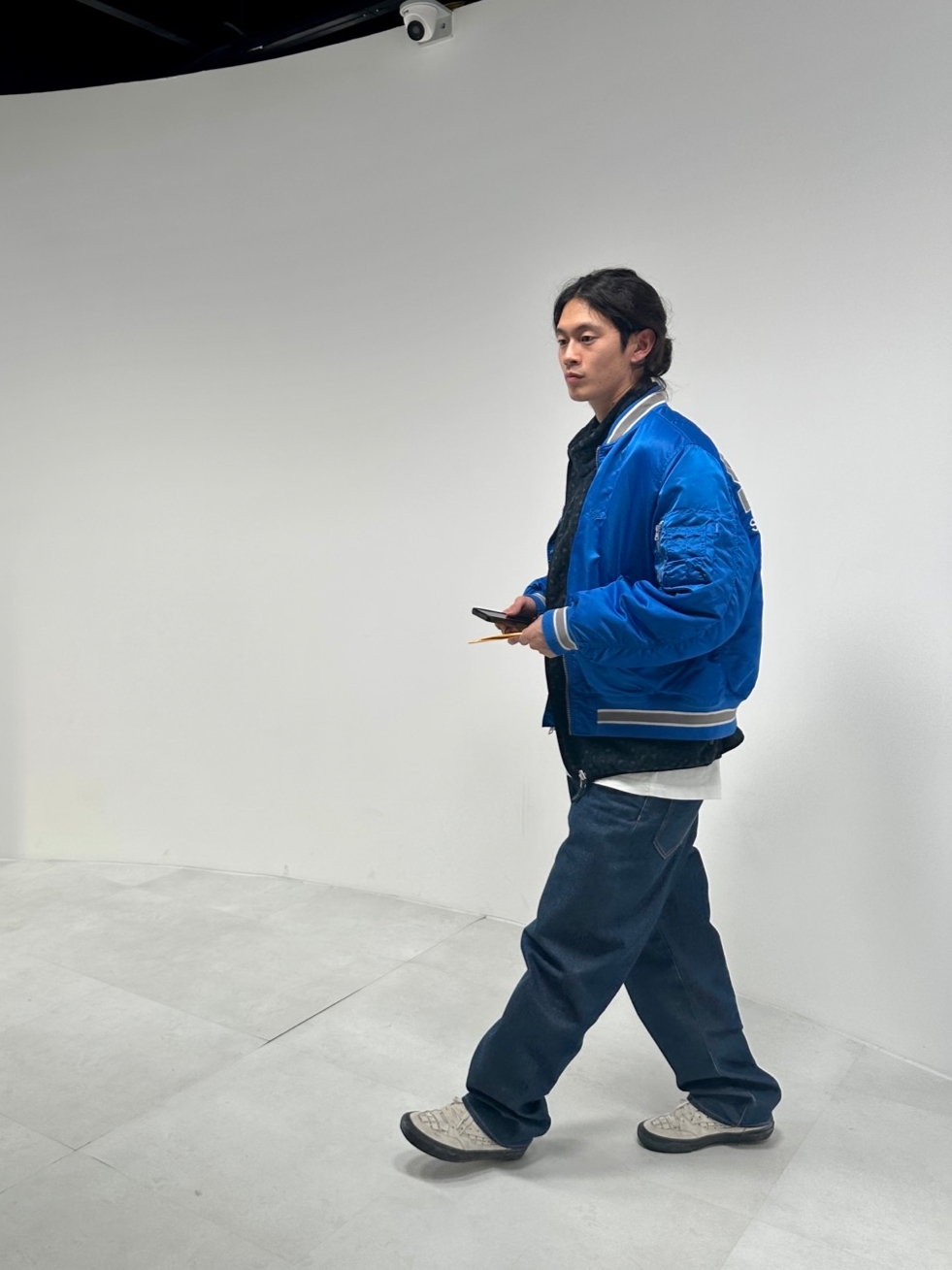 Supreme Second To None MA-1 Jacket Blue - 22SS, Supreme Baggy Jean Rigid Indigo - 22FW 착용 스타일 - 1