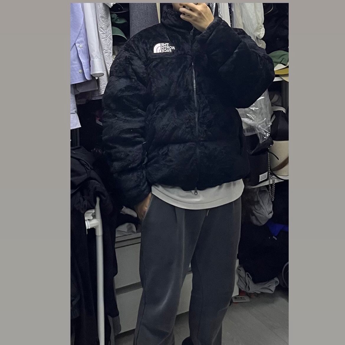 The North Face Versa Velour Nuptse Jacket Black 착용 스타일