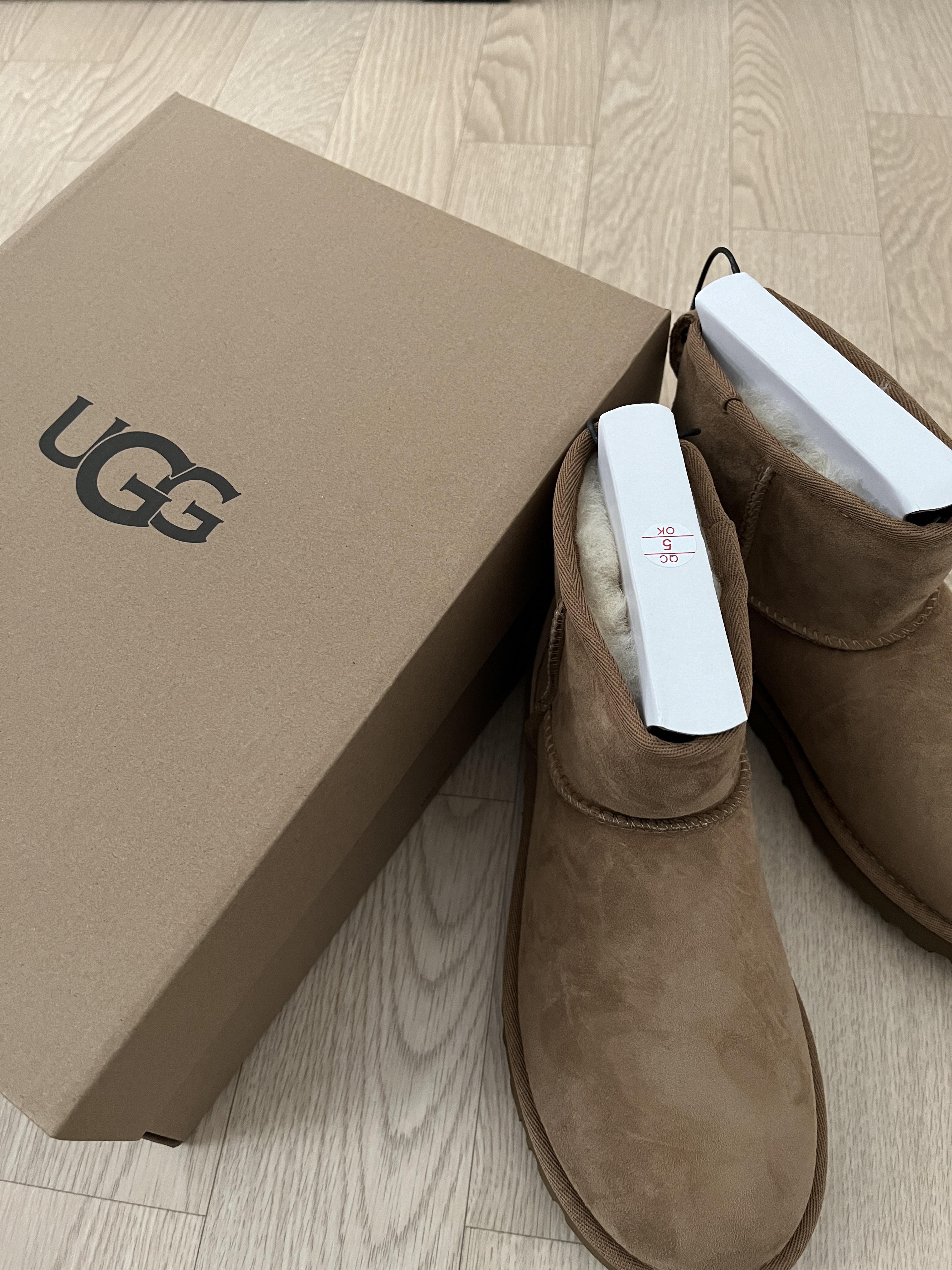 (W) UGG Classic Mini II Boots Chestnut 착용 스타일