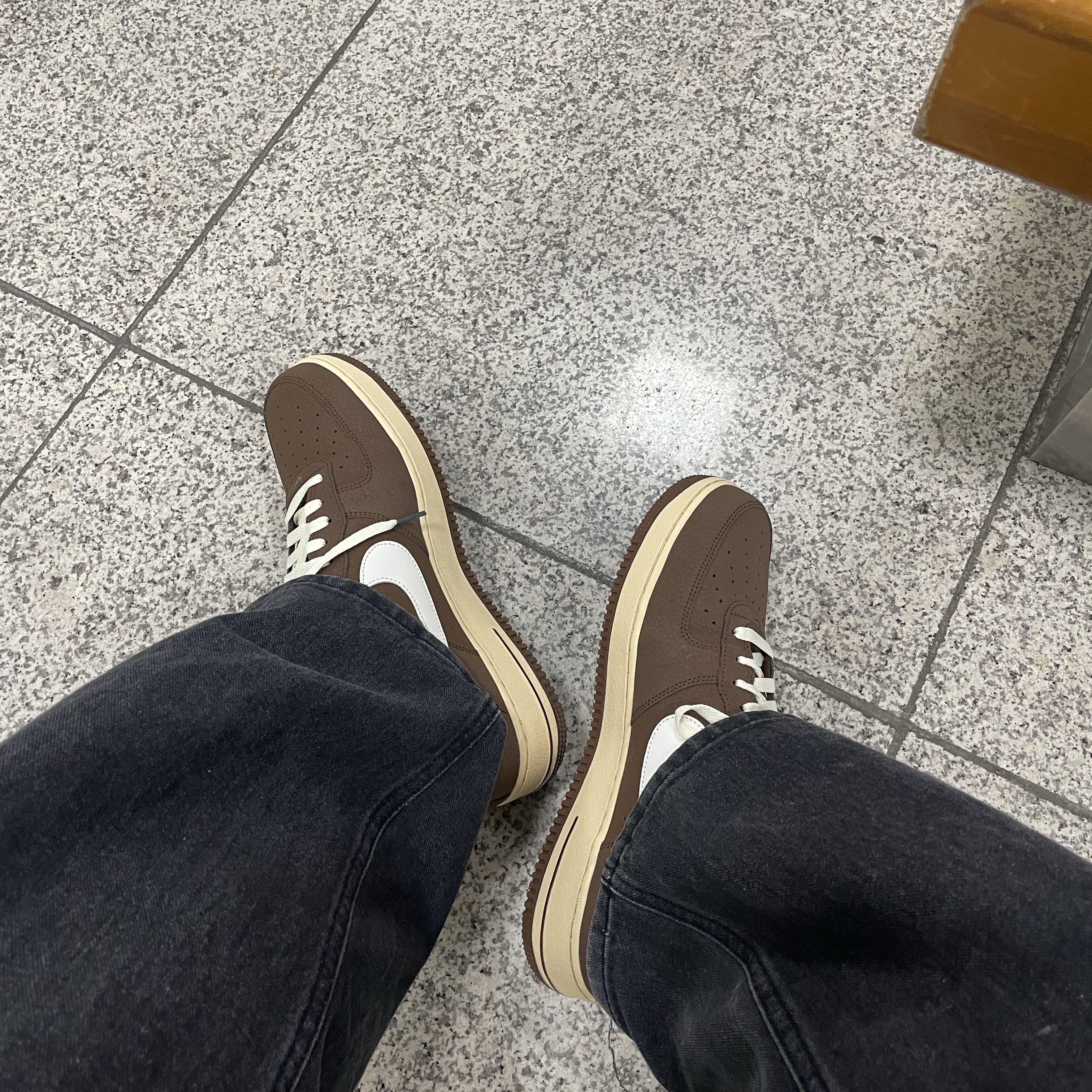 Nike Air Force 1 '07 Cacao Wow Coconut Milk 착용 스타일 - 1