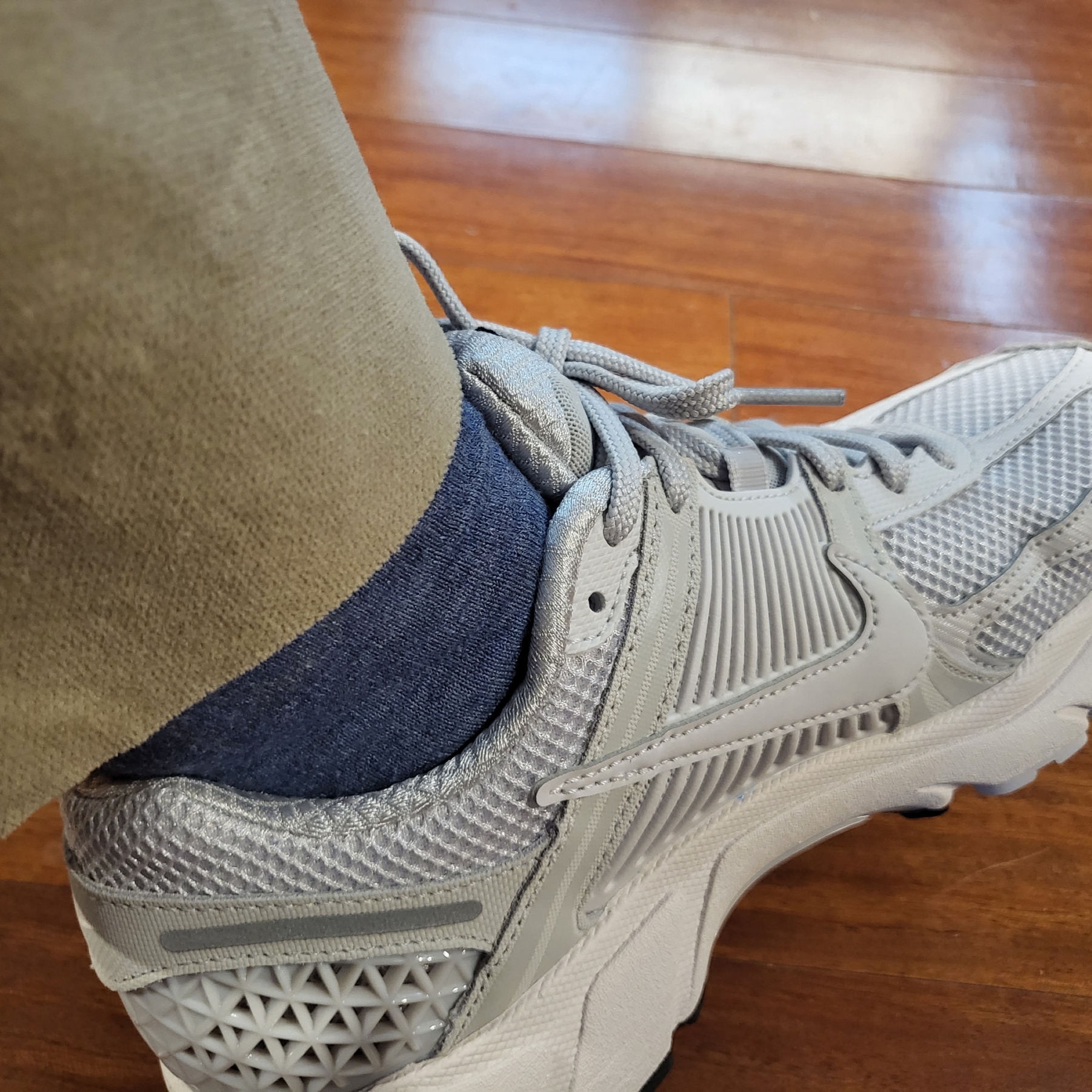 Nike Zoom Vomero 5 SP Vast Grey 2023 착용 스타일 - 4