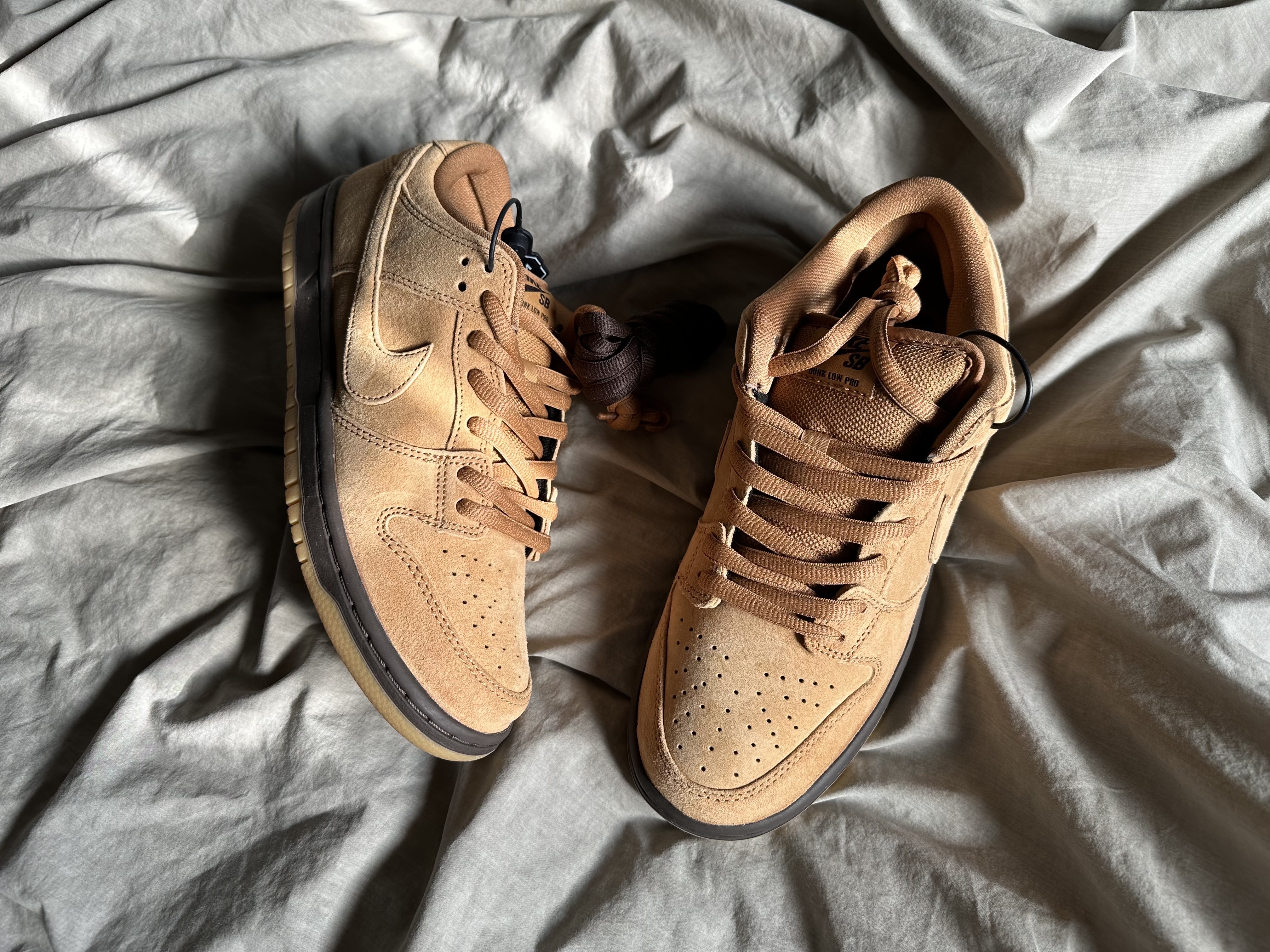 Nike SB Dunk Low Pro Wheat 2023 착용 스타일 - 3