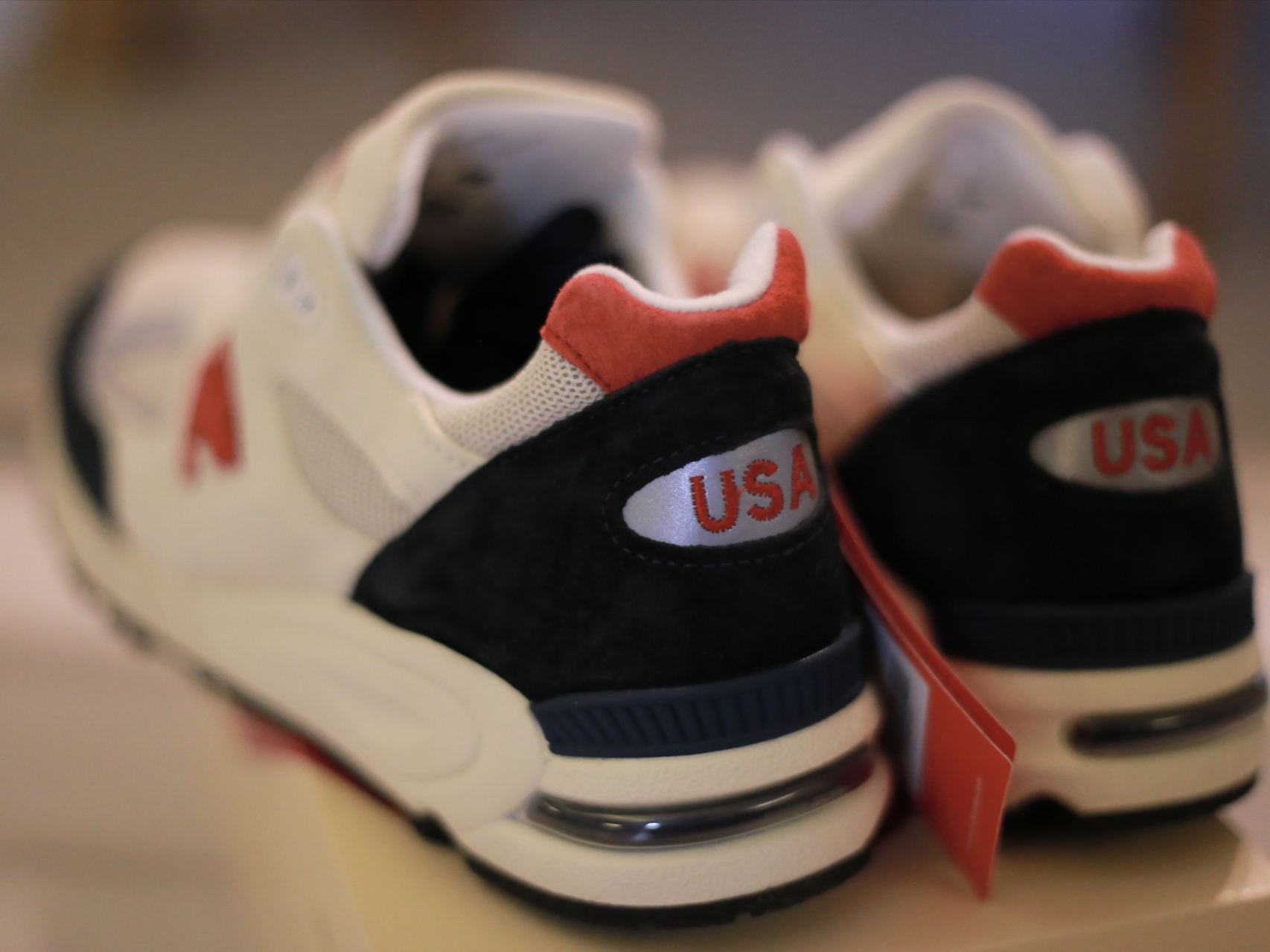 New Balance 990v2 Made in USA Navy Sea Salt 착용 스타일 - 3