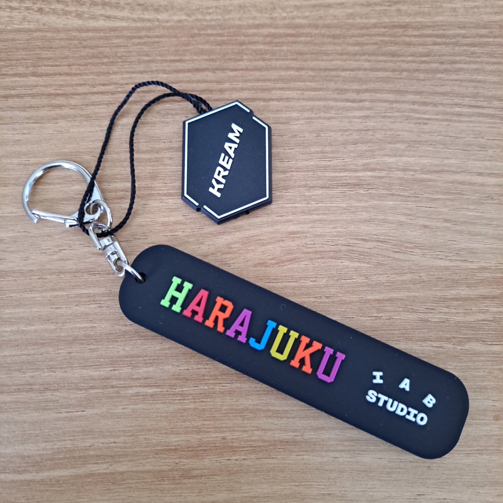 IAB Studio Harajuku Keychain - Harajuku Exclusive 착용 스타일