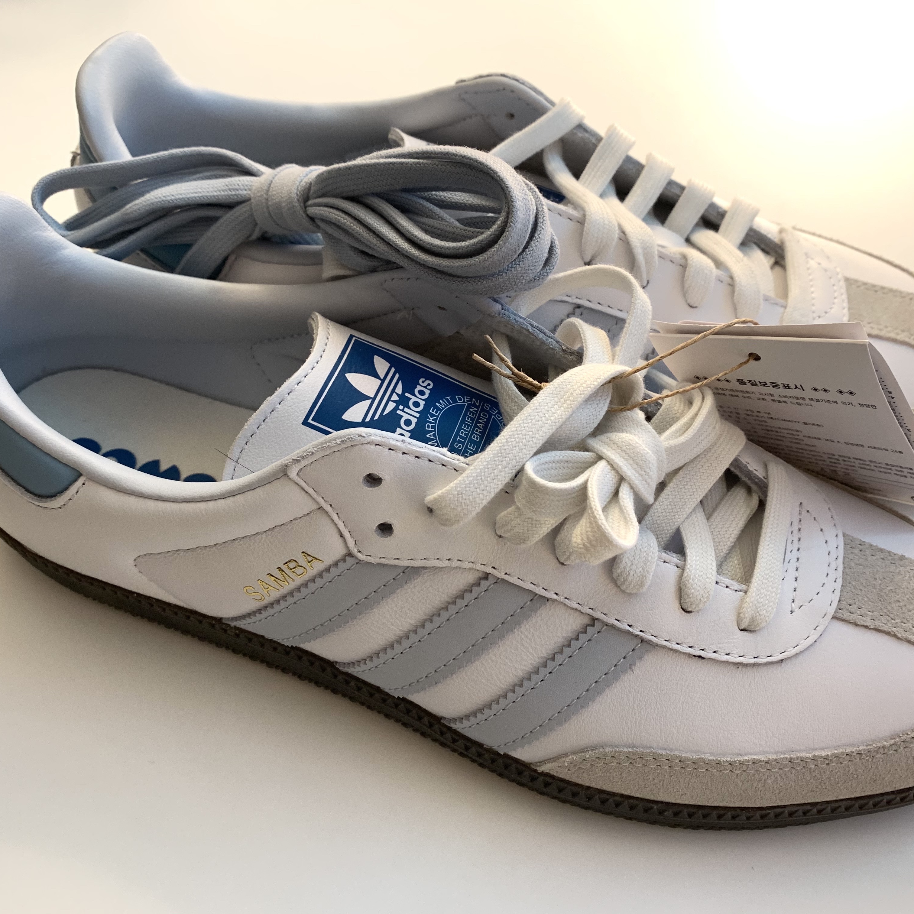 Adidas Samba OG Core White Halo Blue 착용 스타일