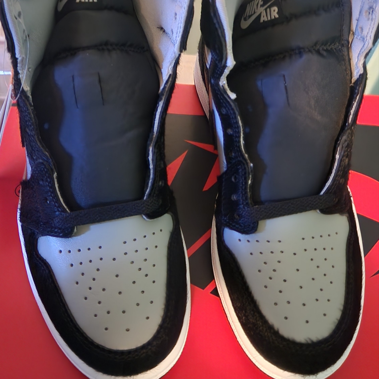 (W) Jordan 1 Retro High OG Medium Grey 착용 스타일 - 3