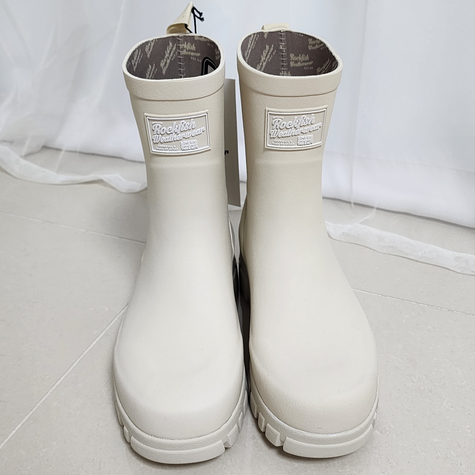 (W) Rockfishweatherwear Flatform Middle Rain Boots Cream 착용 스타일 - 1