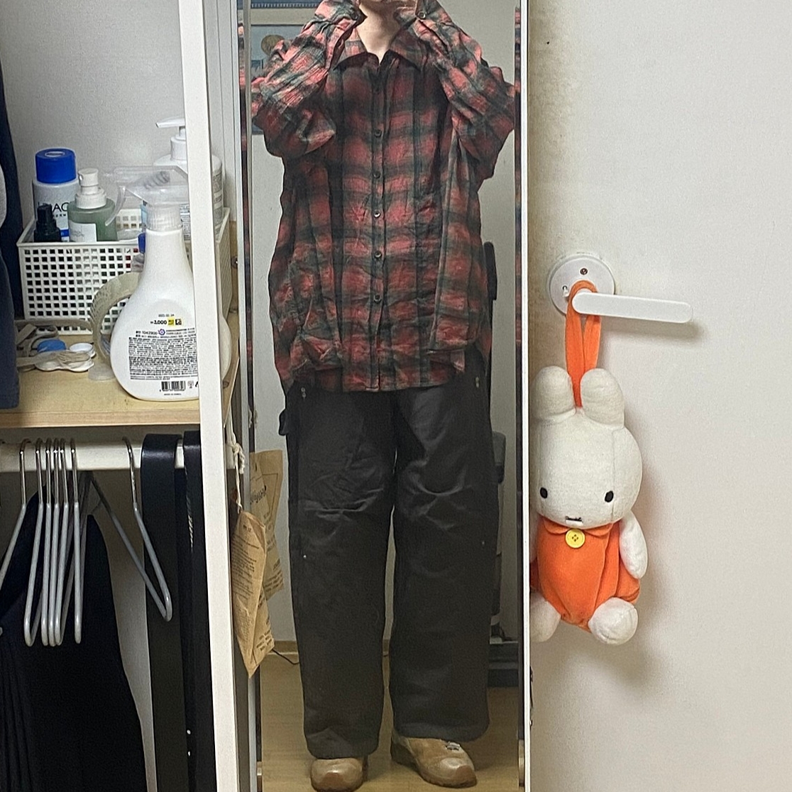 Our Legacy Gabe Fudgin Brown Suede, Our Legacy Borrowed Shirt Big Lumbercheck Print 착용 스타일 - 2