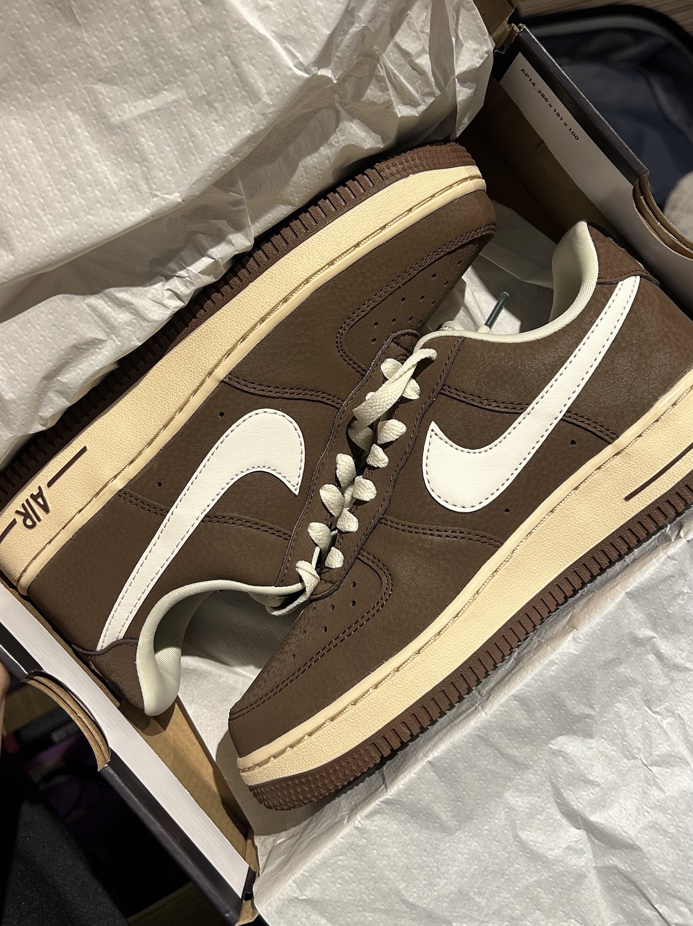 Nike Air Force 1 '07 Cacao Wow Coconut Milk 착용 스타일