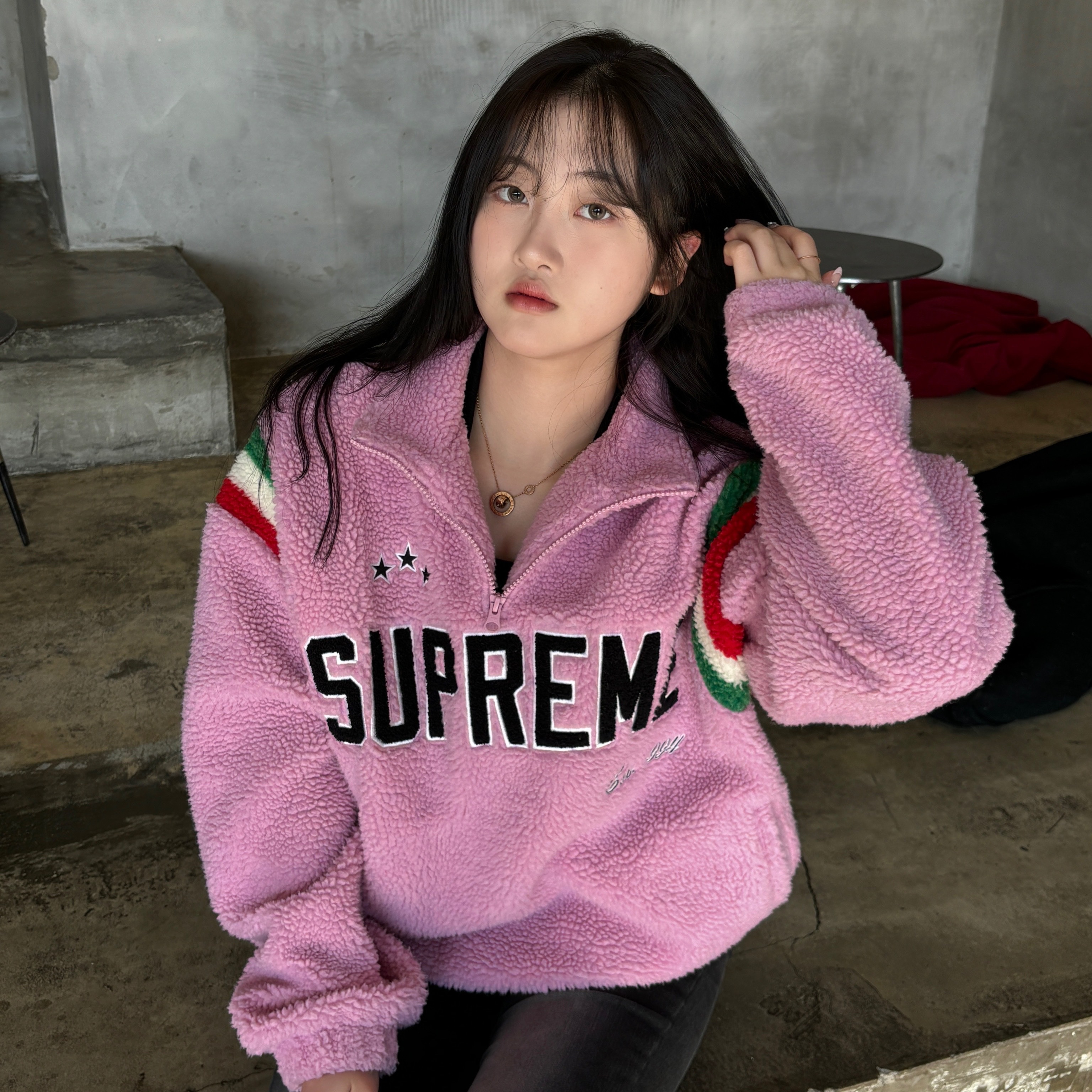 Supreme Arc Half Zip Fleece Pullover Pink - 23FW 착용 스타일 - 1