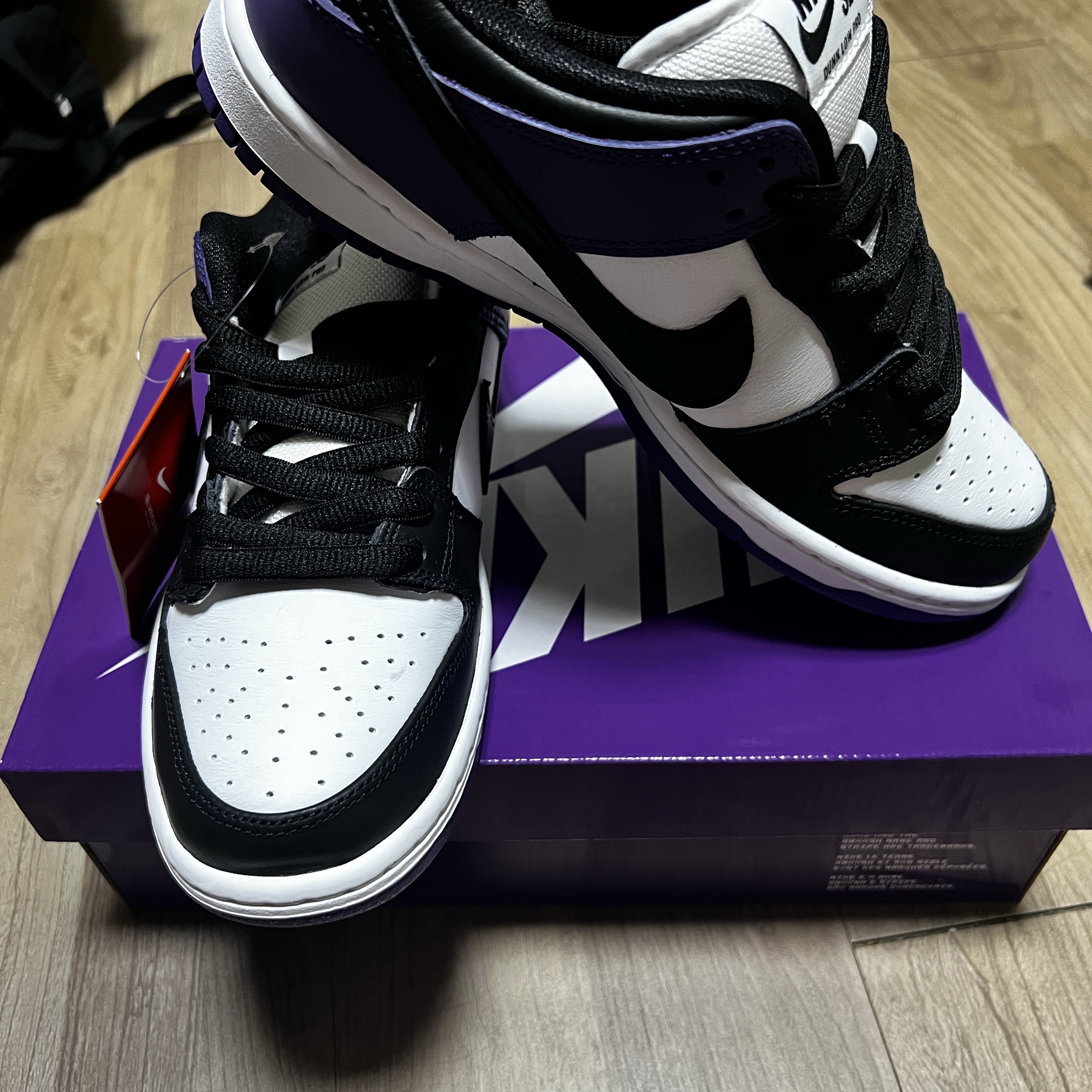 Nike SB Dunk Low Pro Court Purple 착용 스타일 - 1