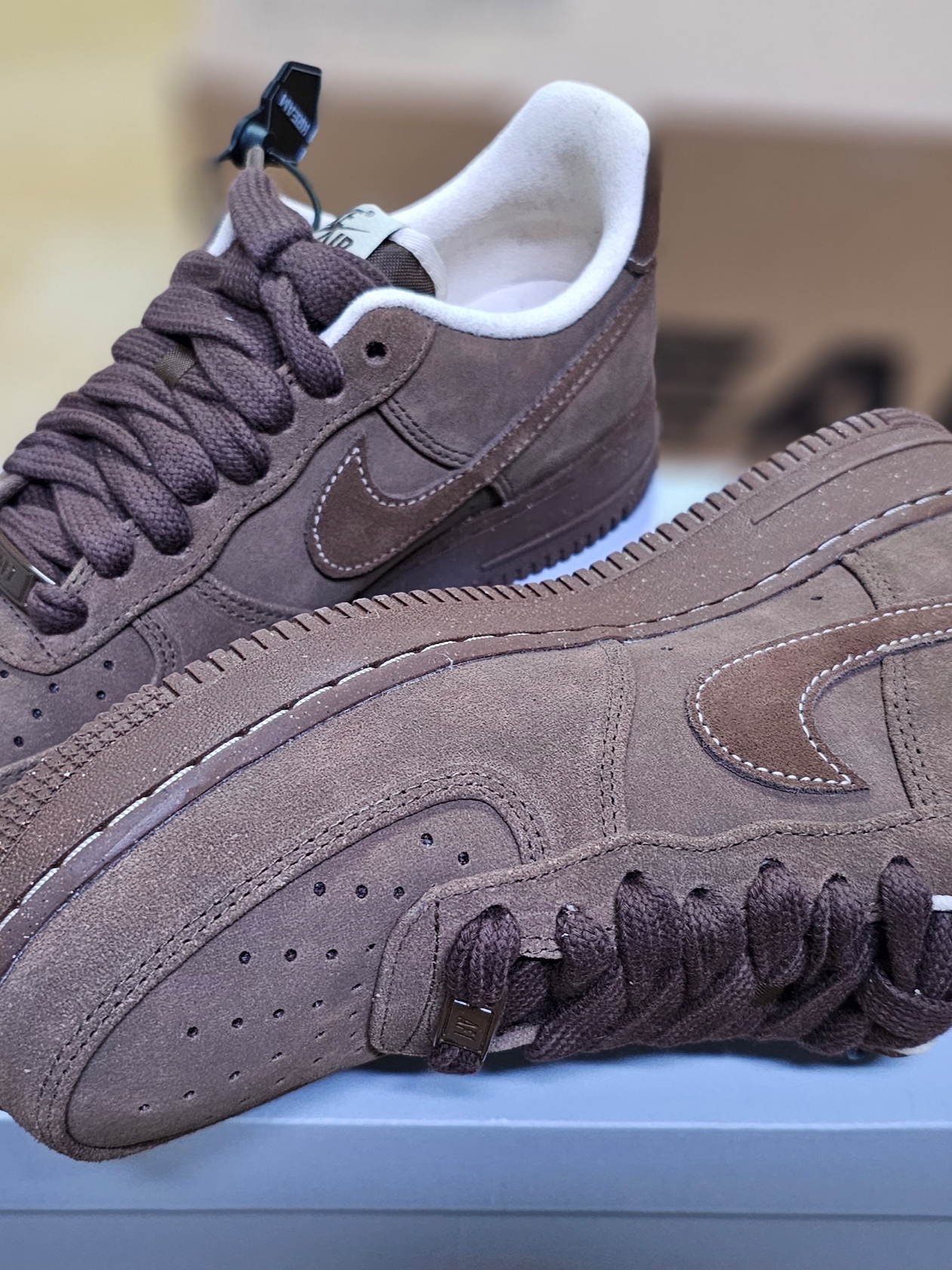 (W) Nike Air Force 1 '07 Cacao Wow 착용 스타일 - 1