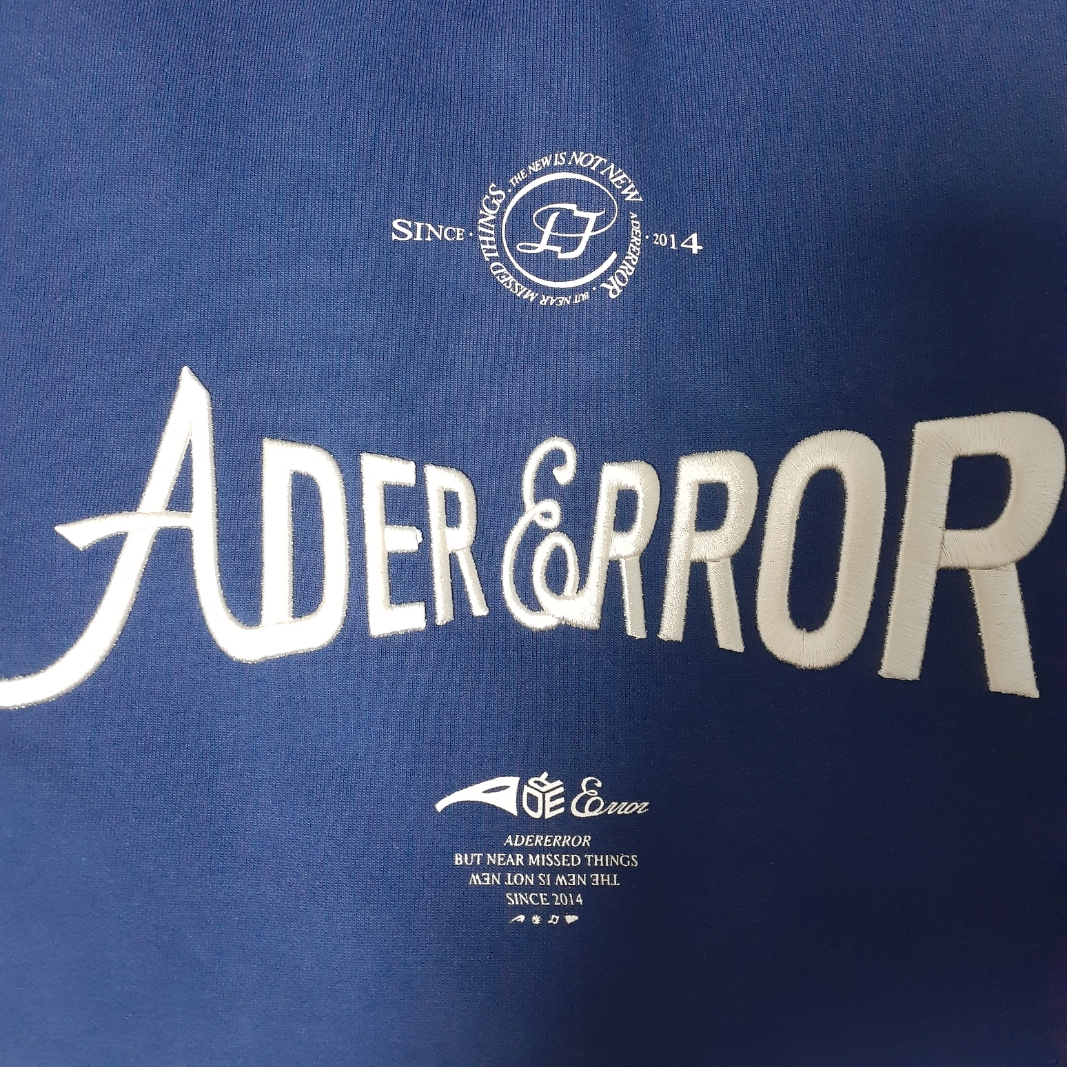 Ader Error Verif Logo Sweatshirt Navy 착용 스타일