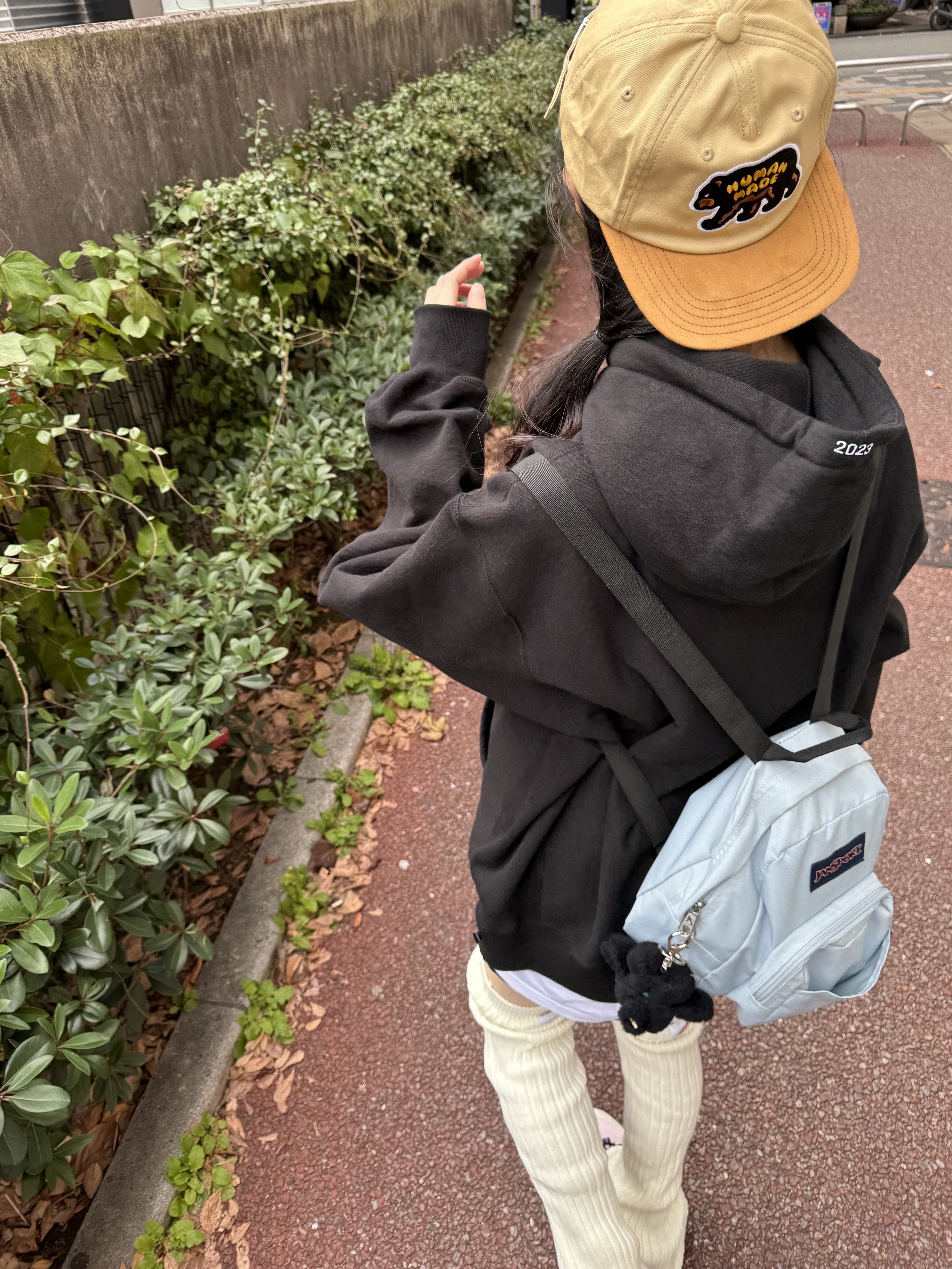 Human Made 5 Panel Twill Cap #2 Beige, Jansport Half Pint Mini Backpack Blue Dusk 착용 스타일 - 1
