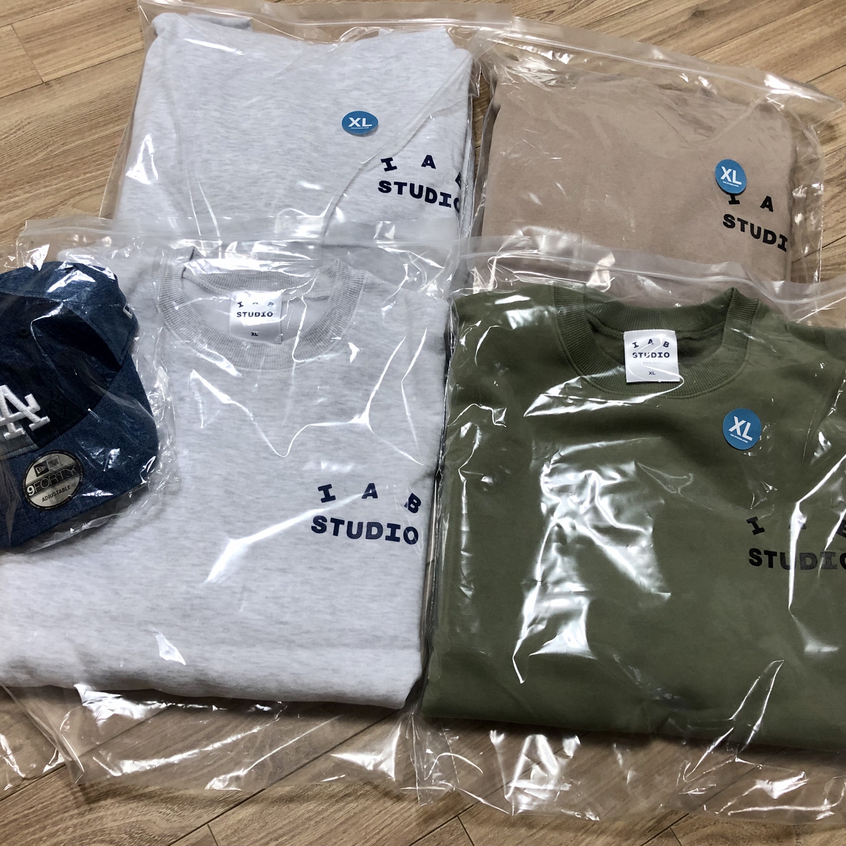 IAB Studio Hoodie Light Gray, IAB Studio Sweatshirt Light Gray - 19FW 착용 스타일