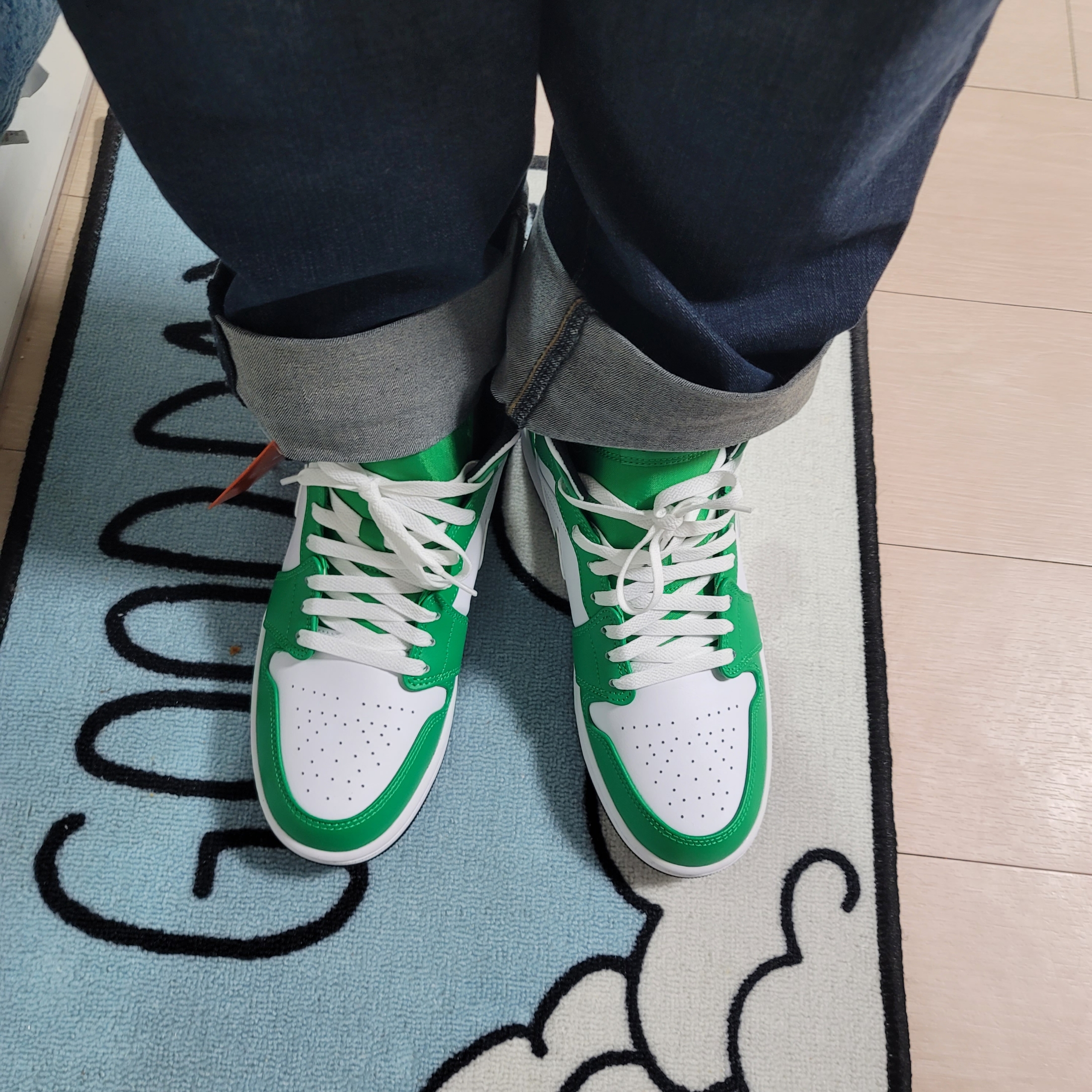 Jordan 1 Mid Lucky Green 착용 스타일 - 3