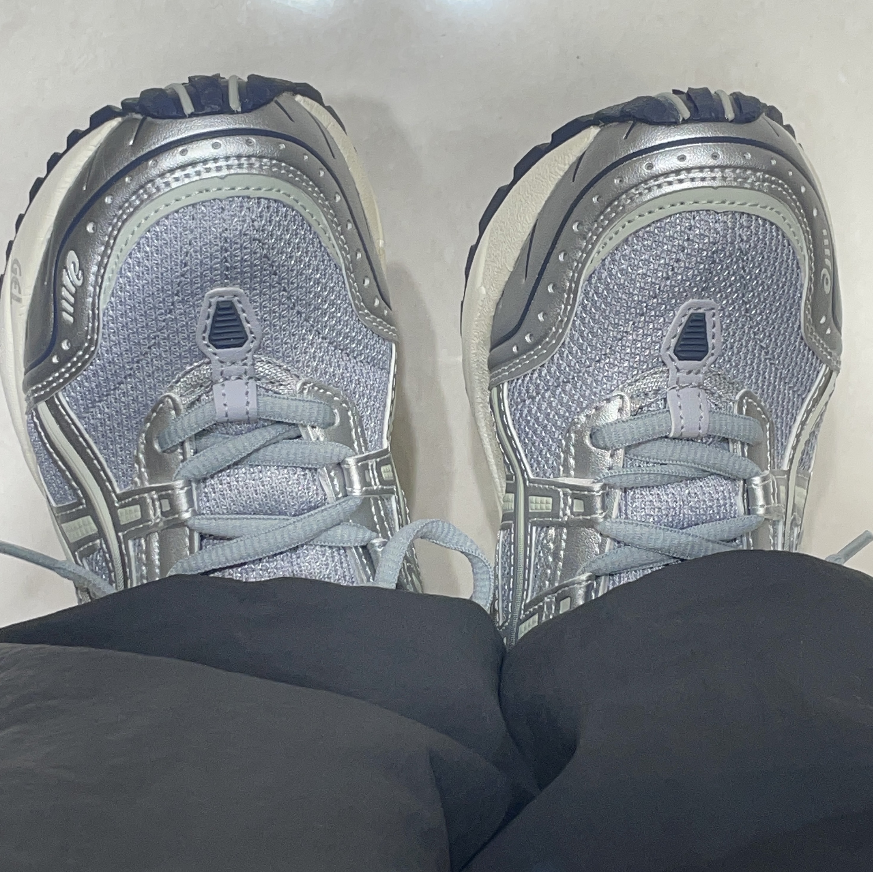 Asics Gel-1090 Piedmont Grey 착용 스타일