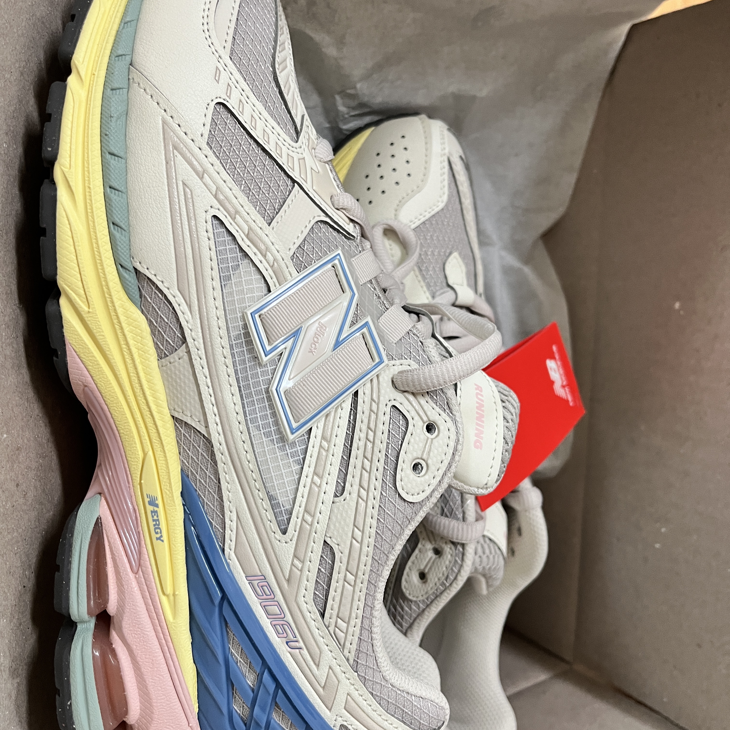 New Balance 1906N Angora Blue Laguna 착용 스타일 - 3