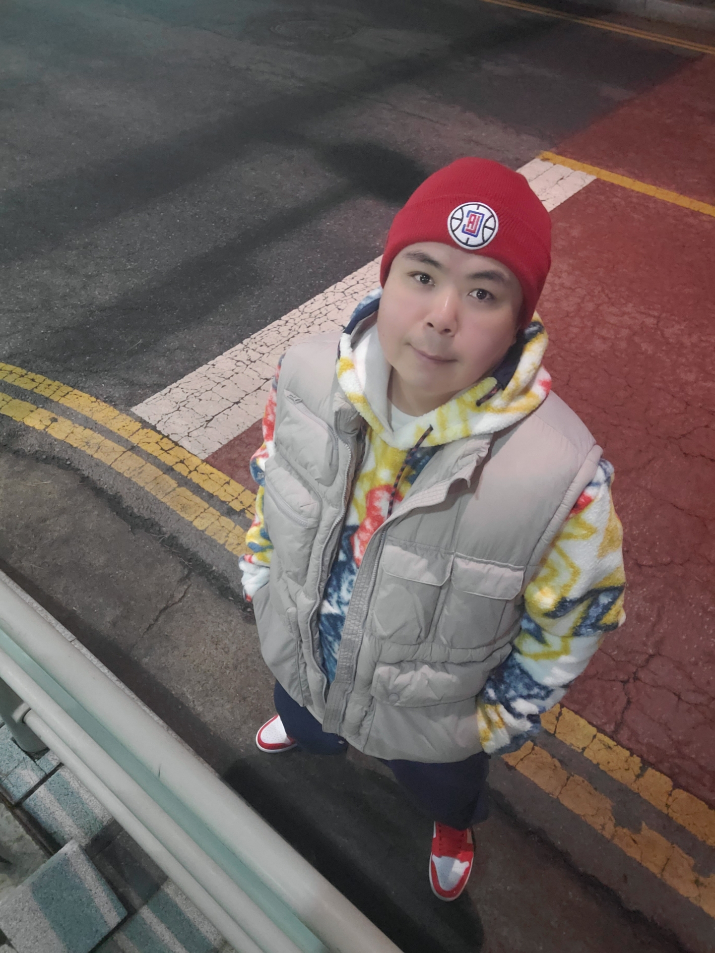 Jordan 1 Mid SE Barcelona Sweater, Nike Solo Swoosh Fleece Pants Midnight Navy - US/EU 착용 스타일