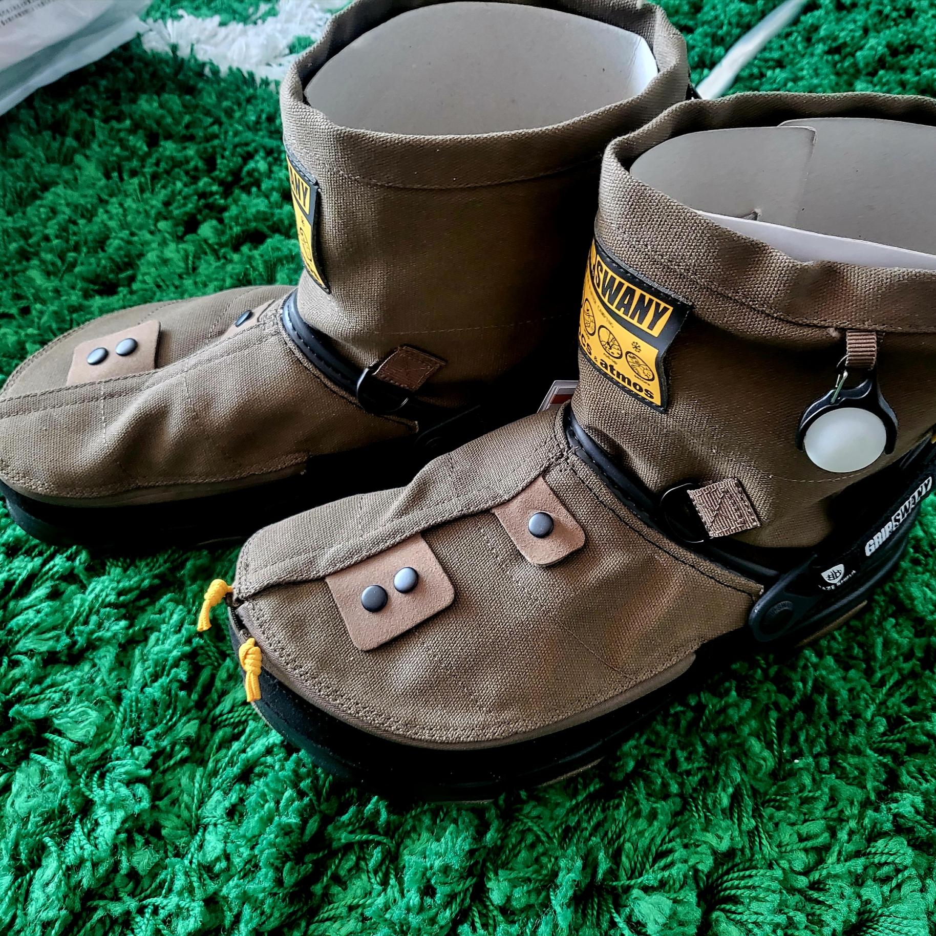 Crocs x Grip Swany x Atmos Classic All Terrain Clog Olive 착용 스타일
