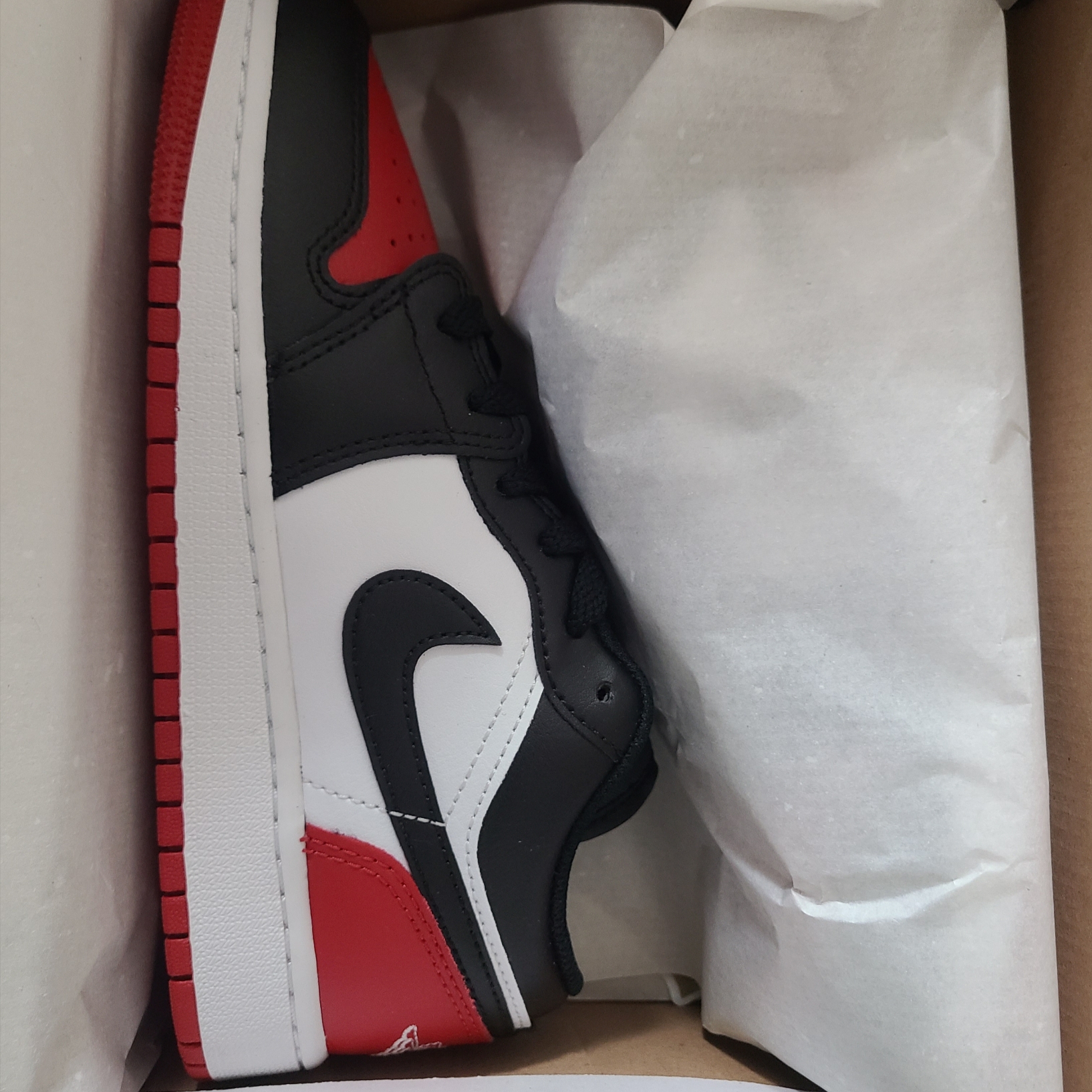 (GS) Jordan 1 Low White Varsity Red 착용 스타일