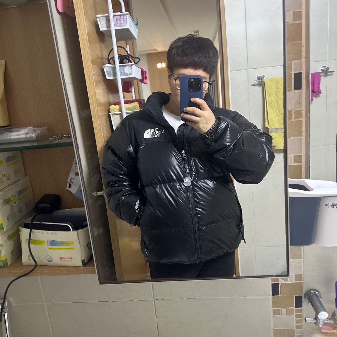 The North Face 1996 Eco Nuptse Jacket Real Black 착용 스타일