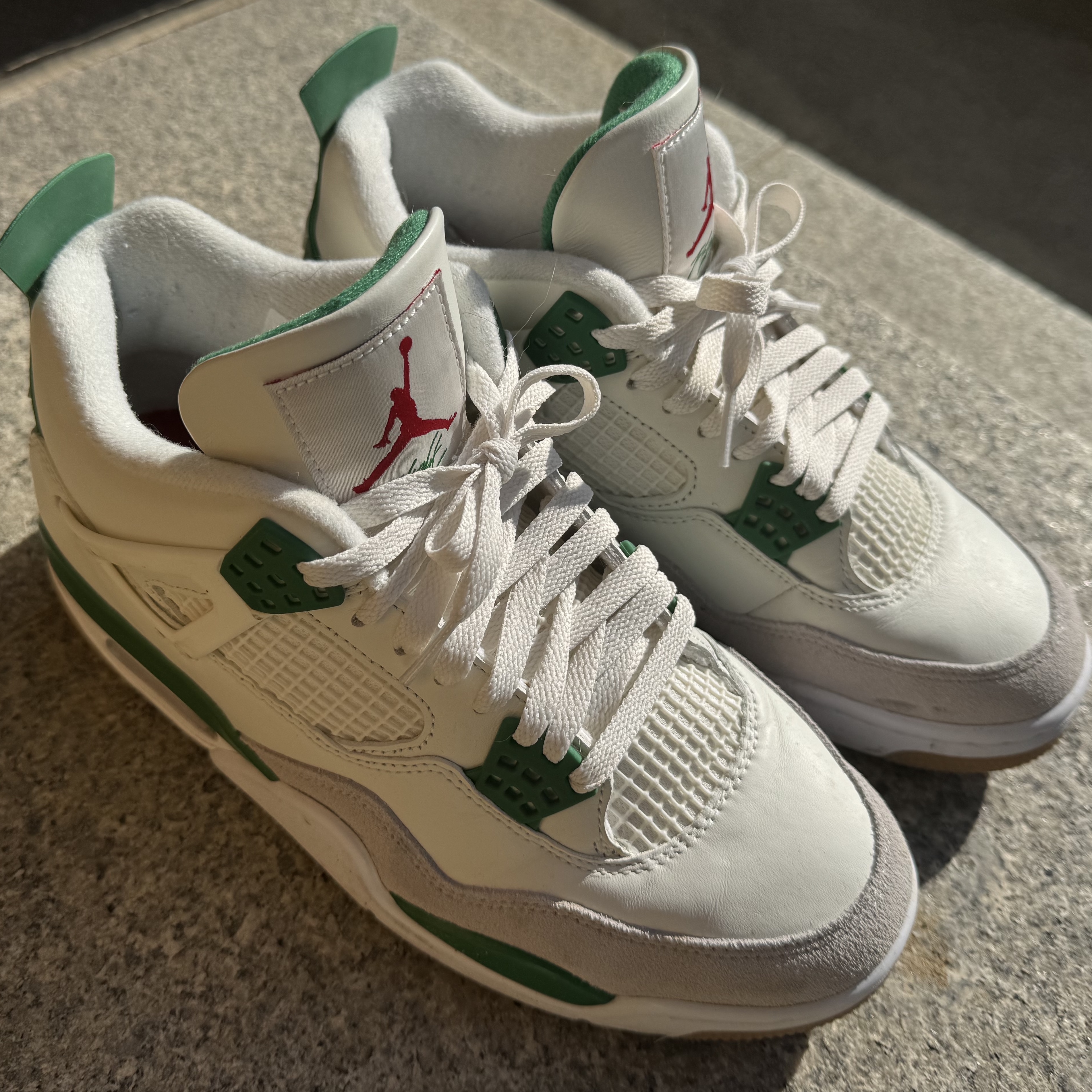 Jordan 4 x Nike SB Retro SP Pine Green 착용 스타일