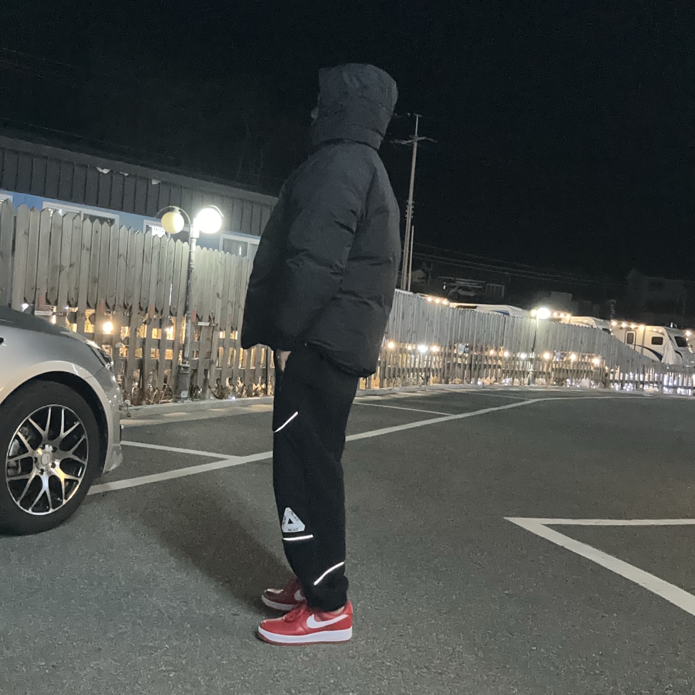 Supreme Gore-Tex 700-Fill Down Parka Black - 23FW, Palace Polartec 3M Jogger Black - 23FW 착용 스타일 - 1