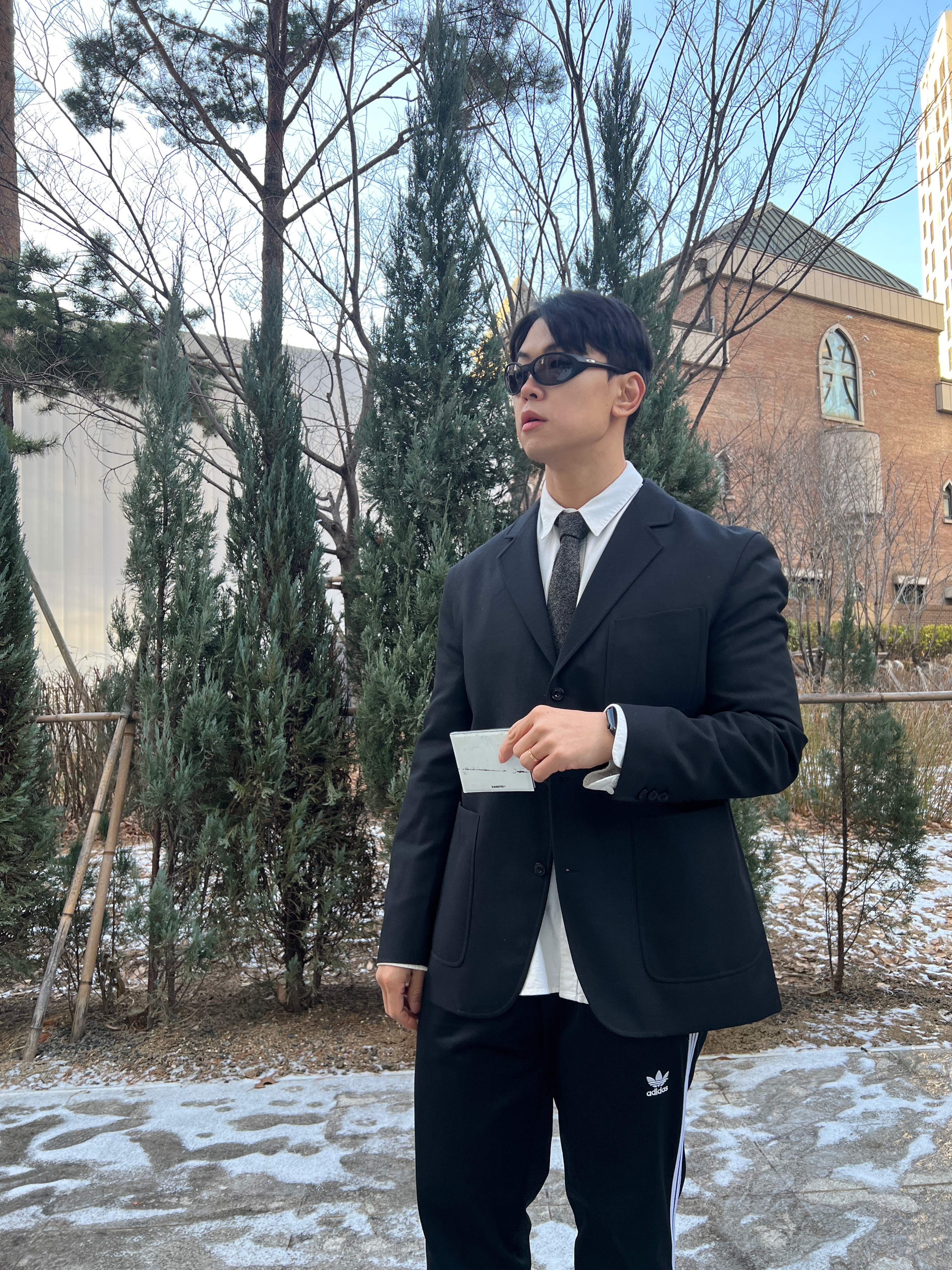 Oakley Eye Jacket Redux Matte Black Frame Prizm Grey Lenses High Bridge Fit, Adidas Yeezy Boost 700 V2 Vanta 2019 착용 스타일 - 3