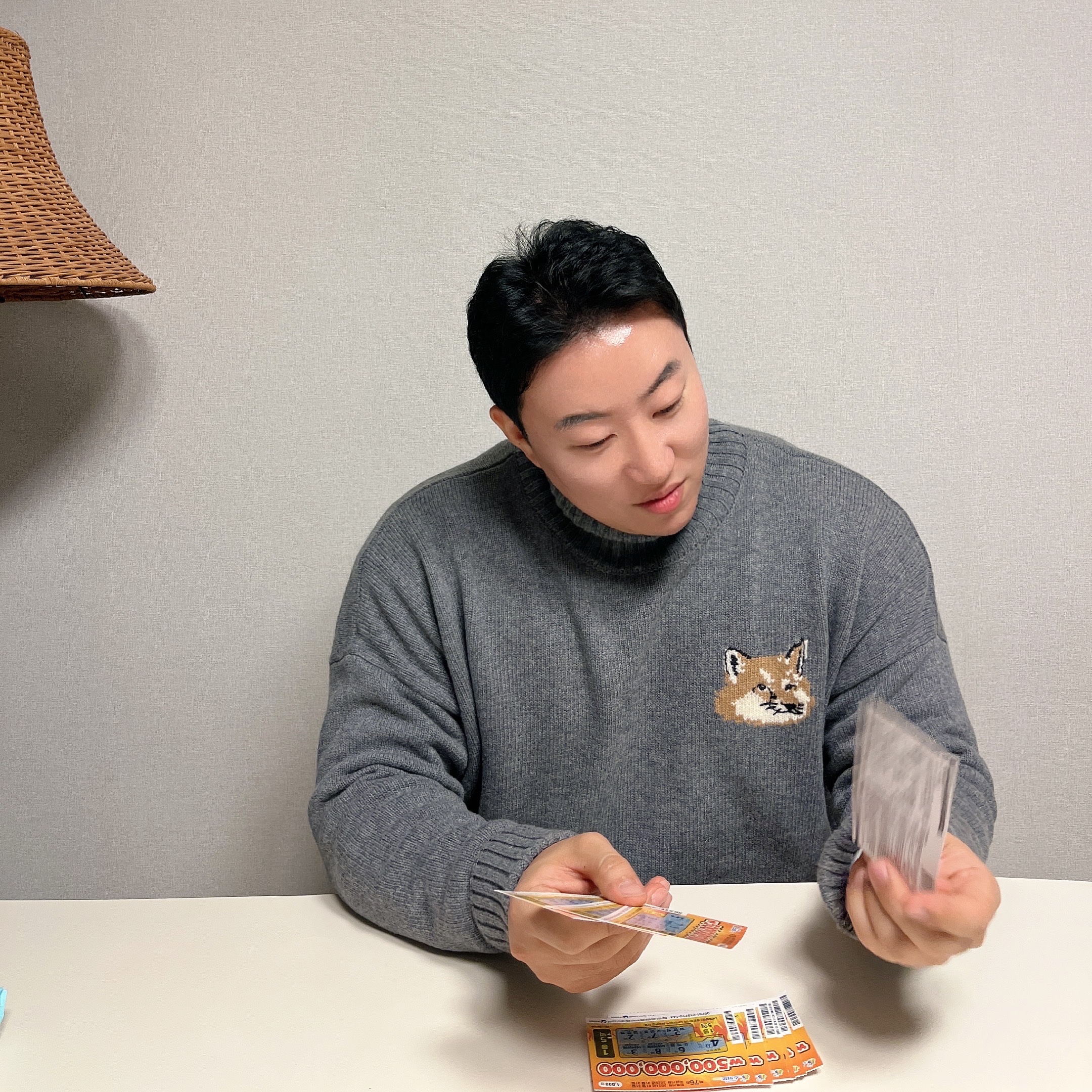 Maison Mihara Yasuhiro Blakey OG Sole Canvas Low-top Sneakers Black White, Maison Kitsune Baby Fox Patch Cosy Cardigan Black 착용 스타일 - 2