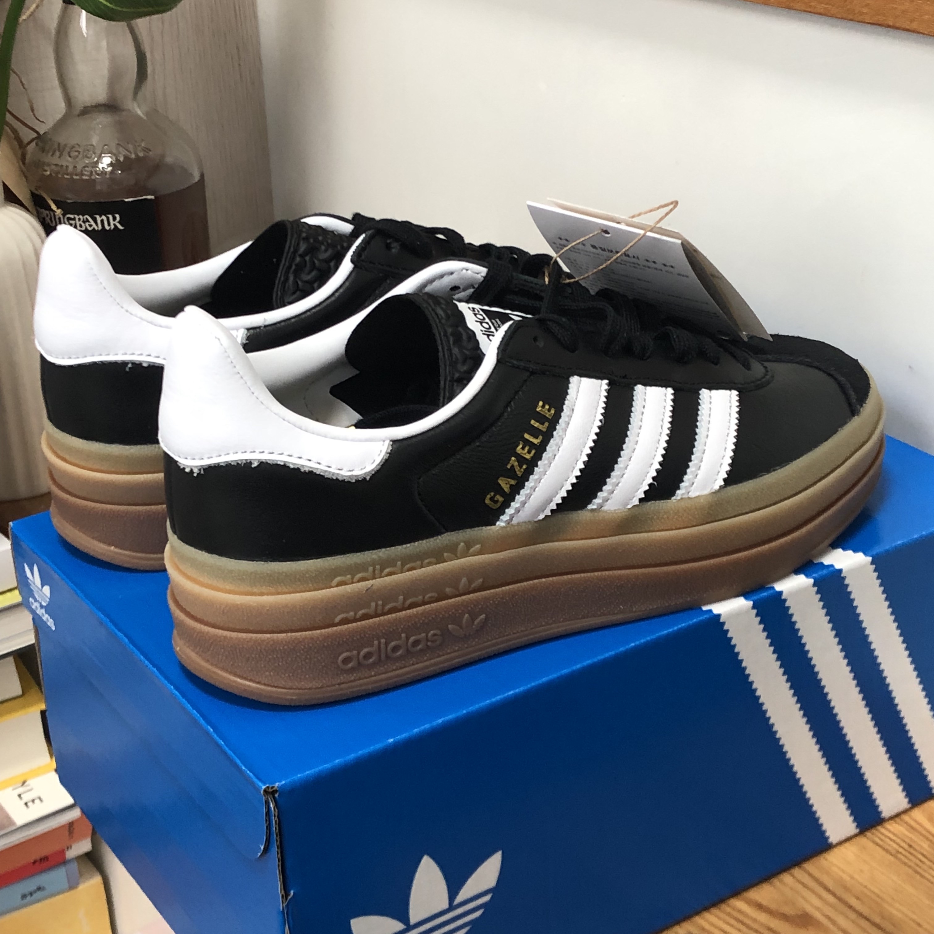(W) Adidas x Atmos Gazelle Bold Core Black Core White 착용 스타일
