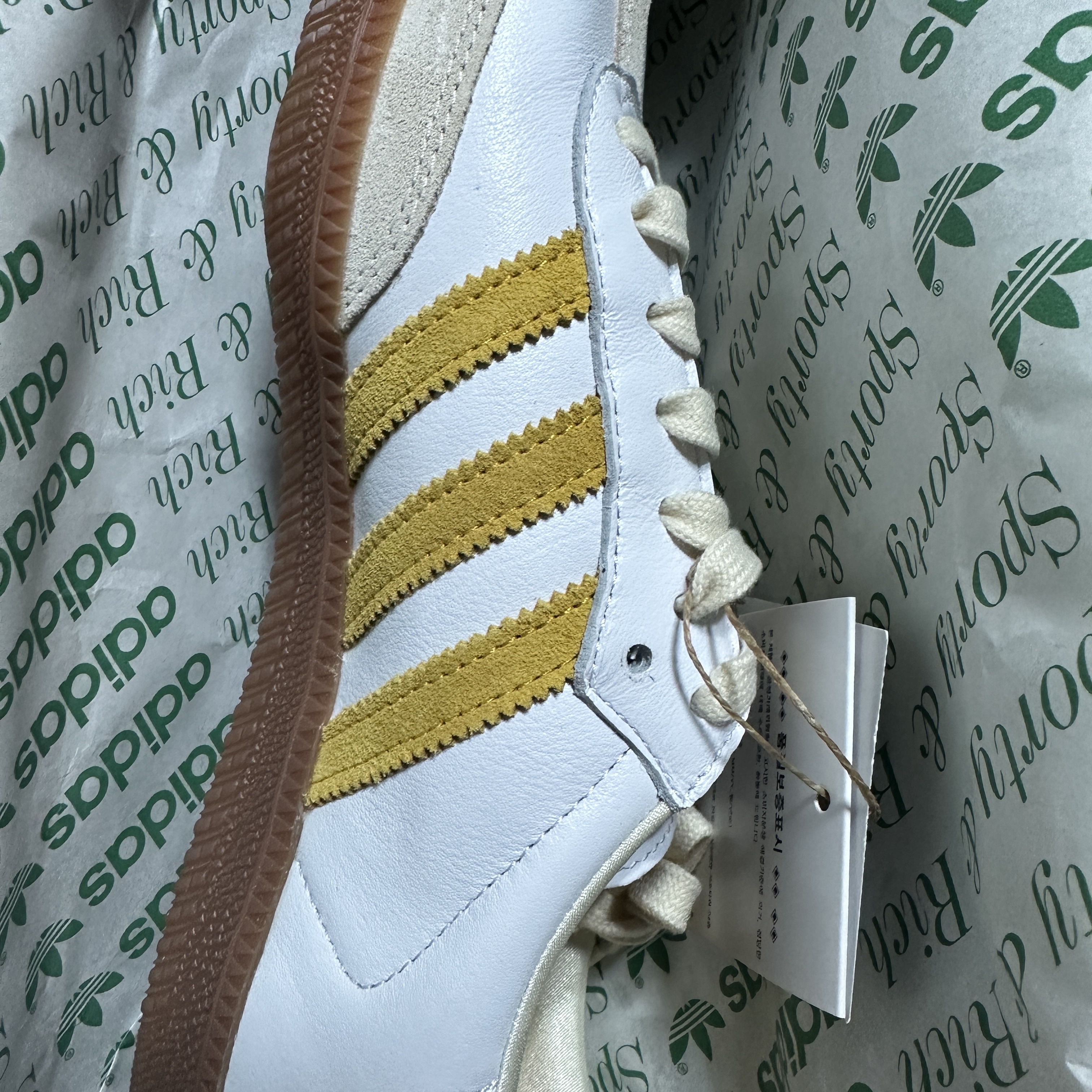 Adidas x Sporty & Rich Samba OG Cloud White Bold Gold 착용 스타일