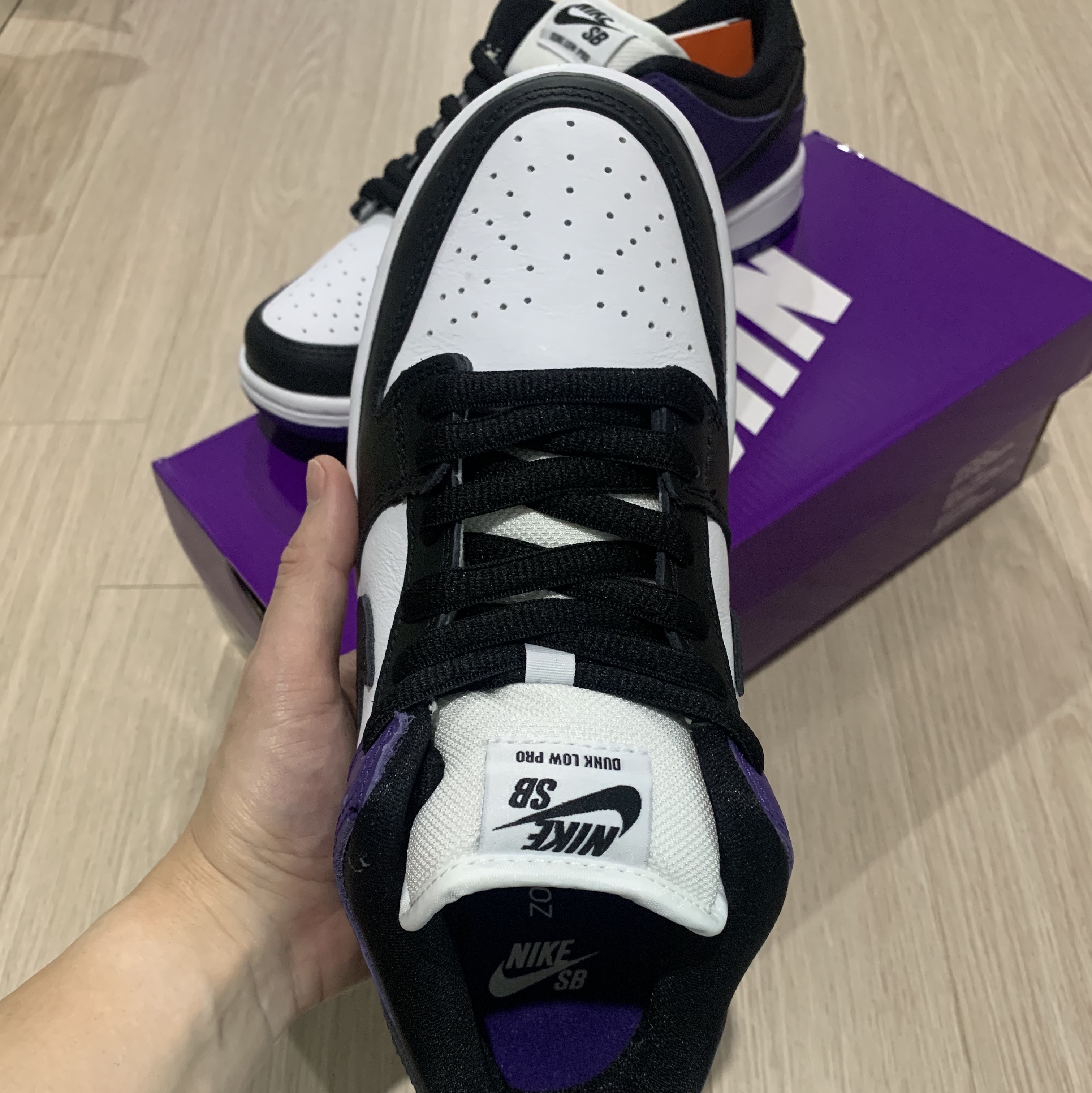 Nike SB Dunk Low Pro Court Purple 착용 스타일 - 5