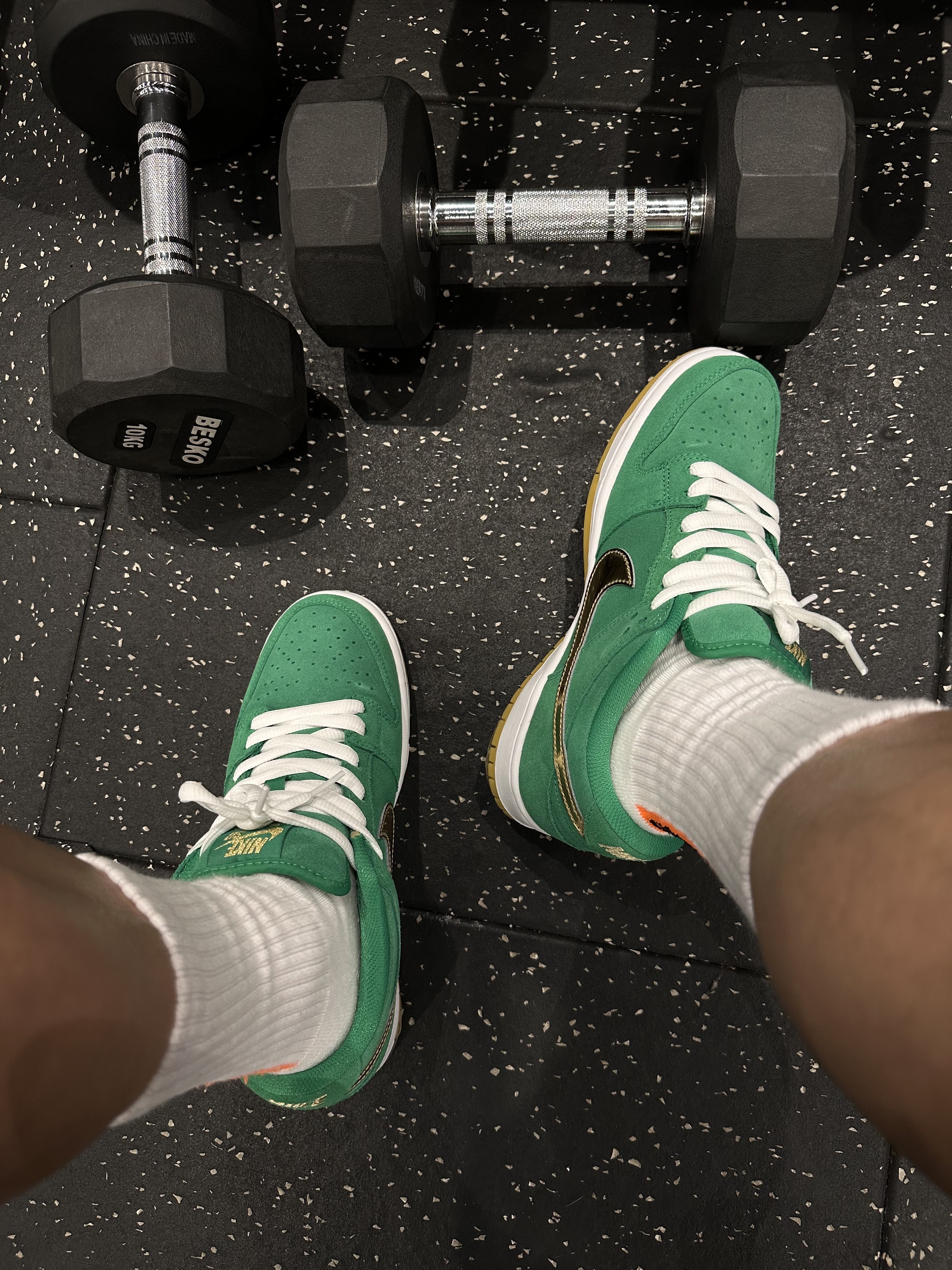 Nike SB Dunk Low Pro Shamrock 착용 스타일