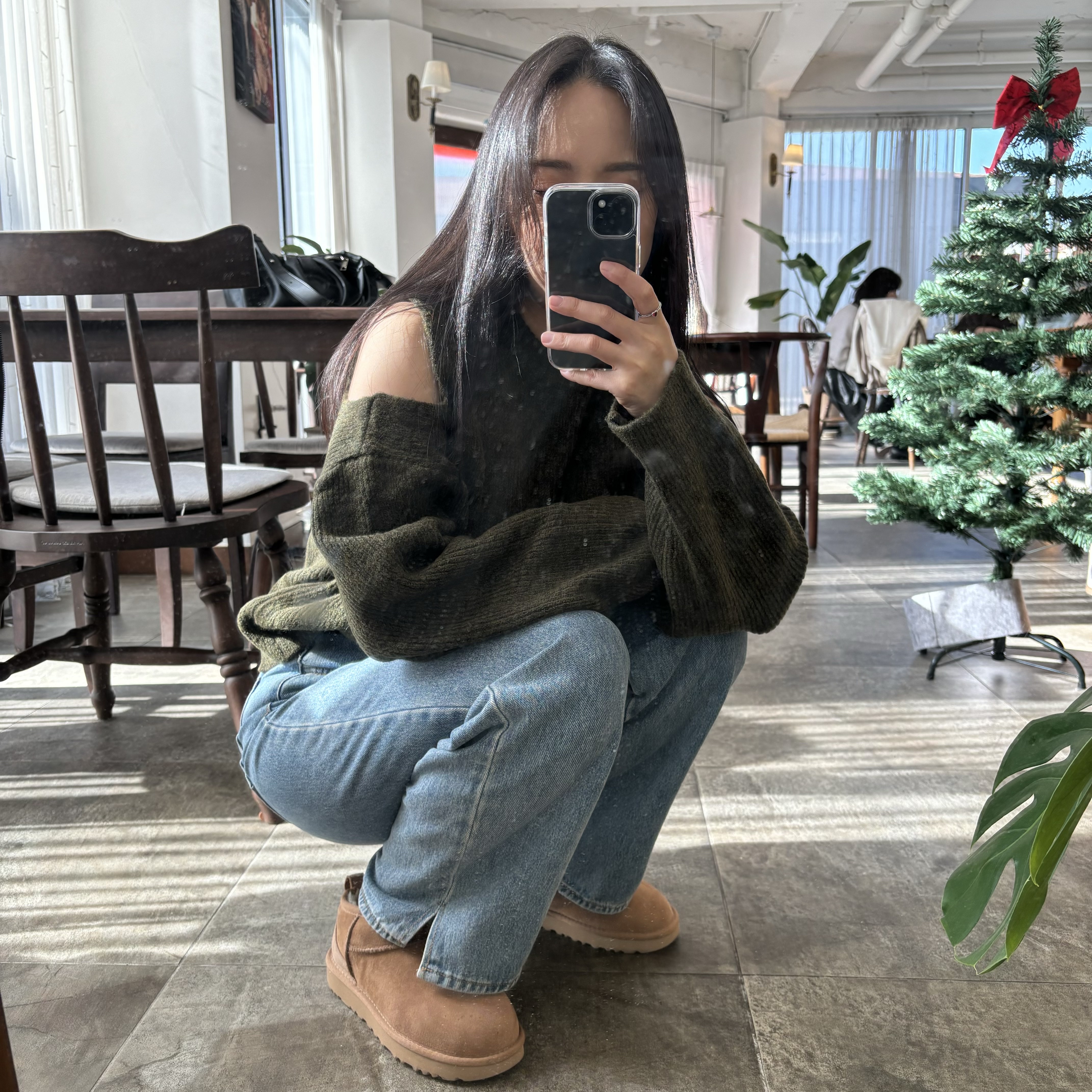 (W) UGG Classic Ultra Mini Boots Chestnut 착용 스타일