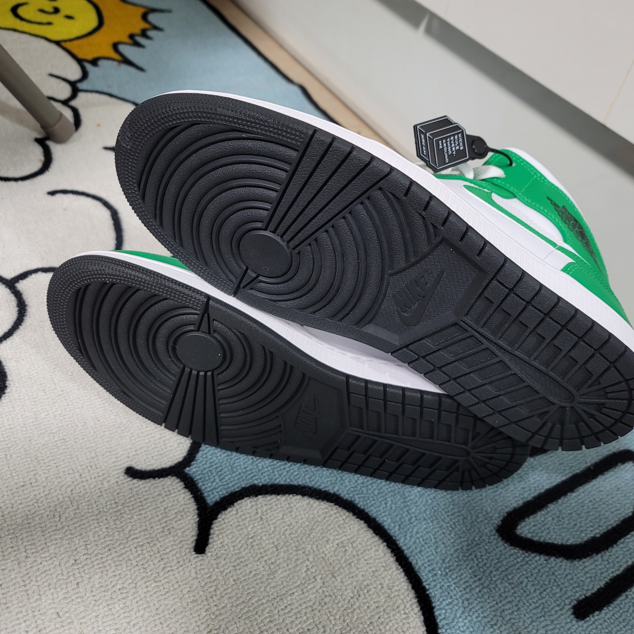 Jordan 1 Mid Lucky Green 착용 스타일 - 6