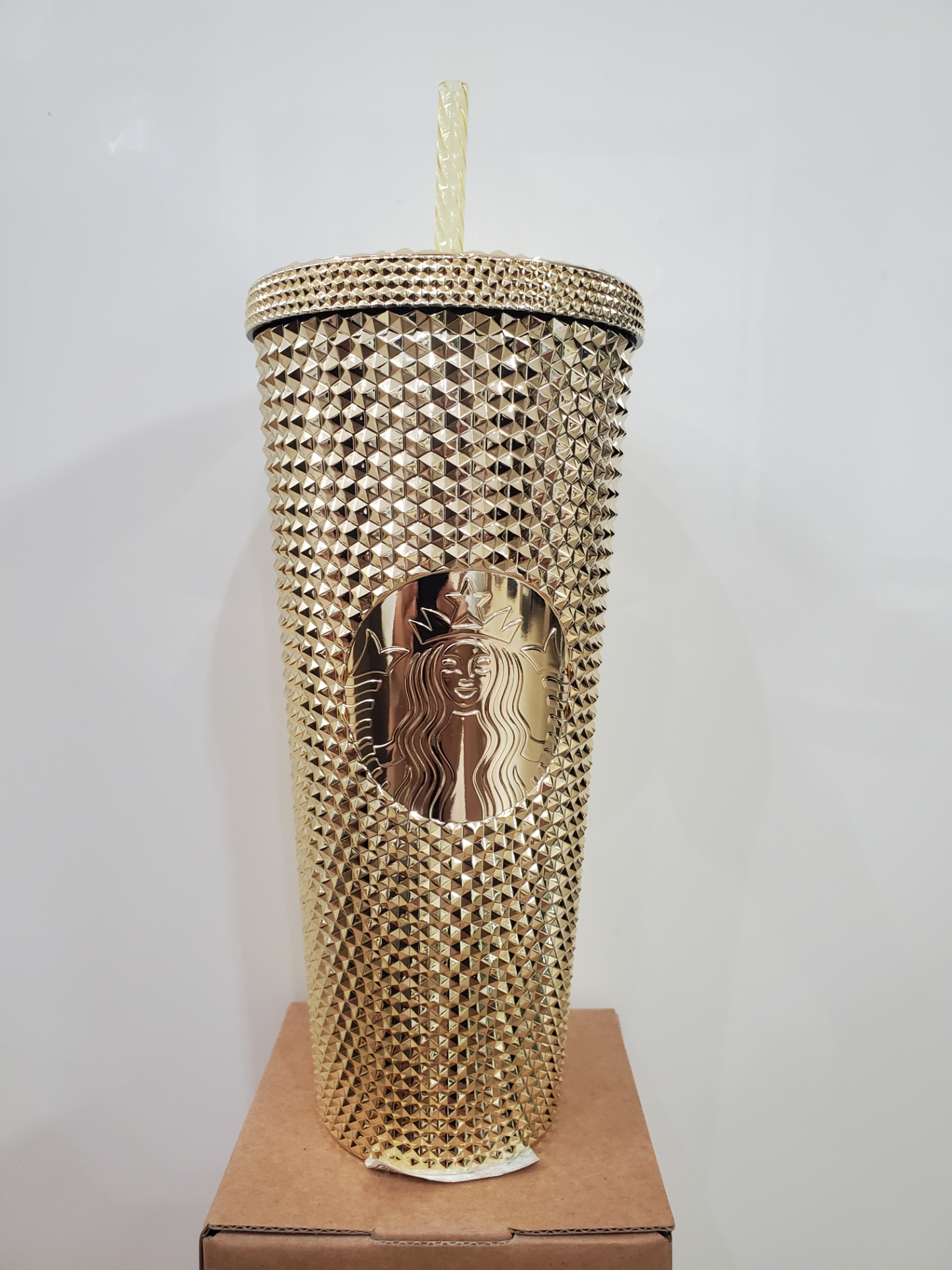Starbucks 22 Holiday Studded Gold Cold Cup 710ml 착용 스타일 - 1