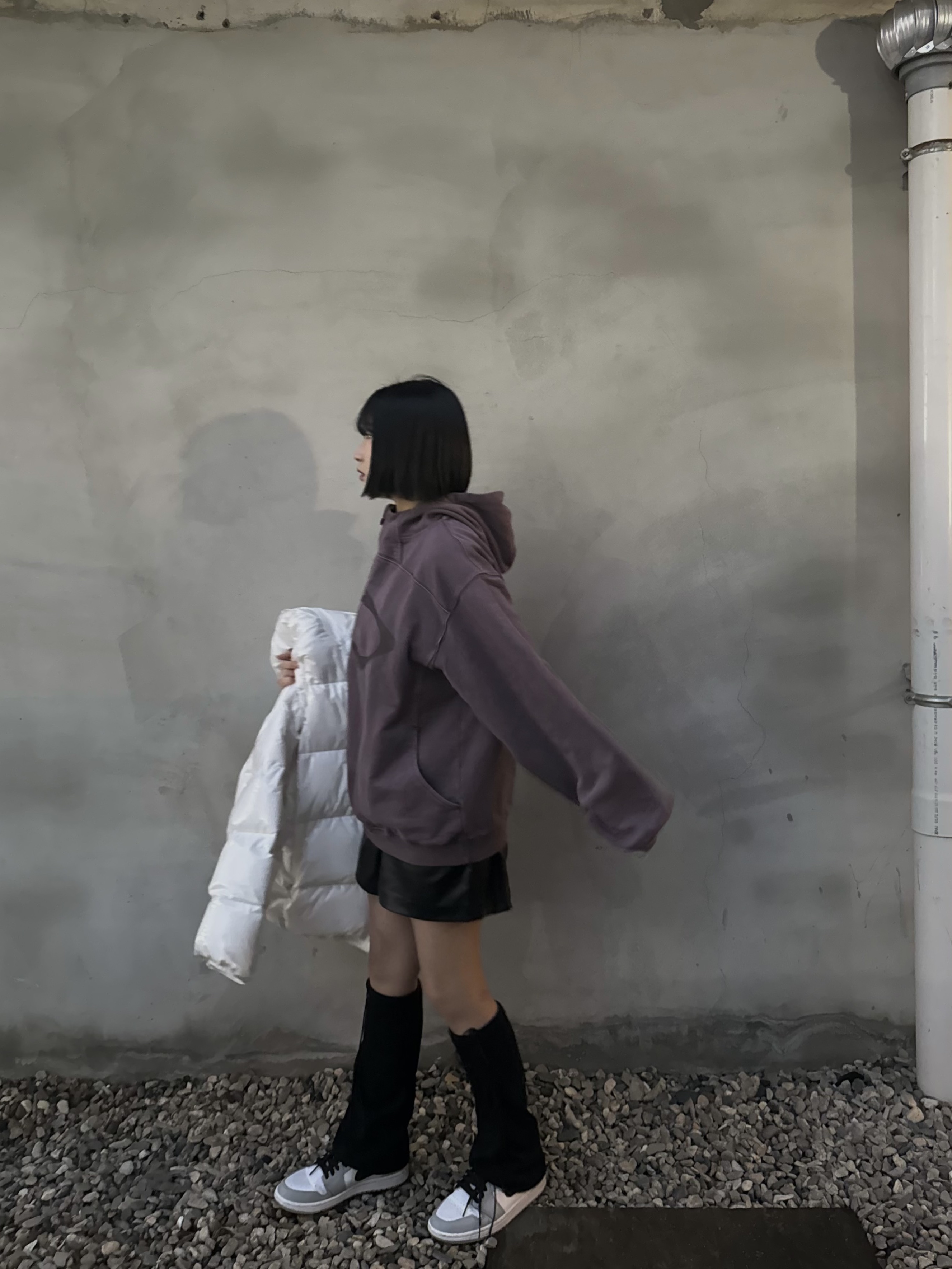 (W) Mischief Rhombus Side Button Up Hoodie Washed Red Brown, Jordan 1 Mid Light Smoke Grey 착용 스타일 - 2