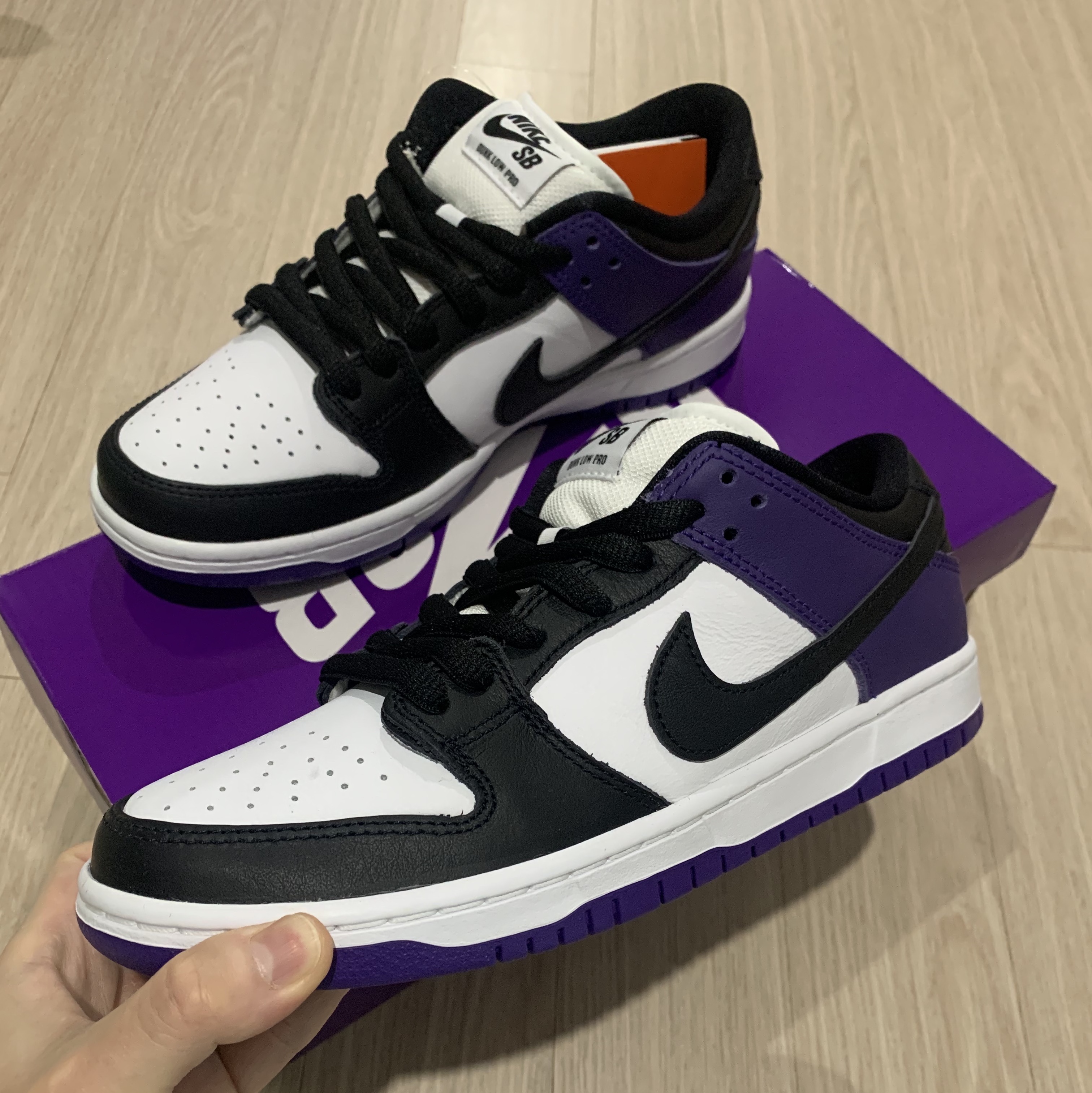 Nike SB Dunk Low Pro Court Purple 착용 스타일 - 2