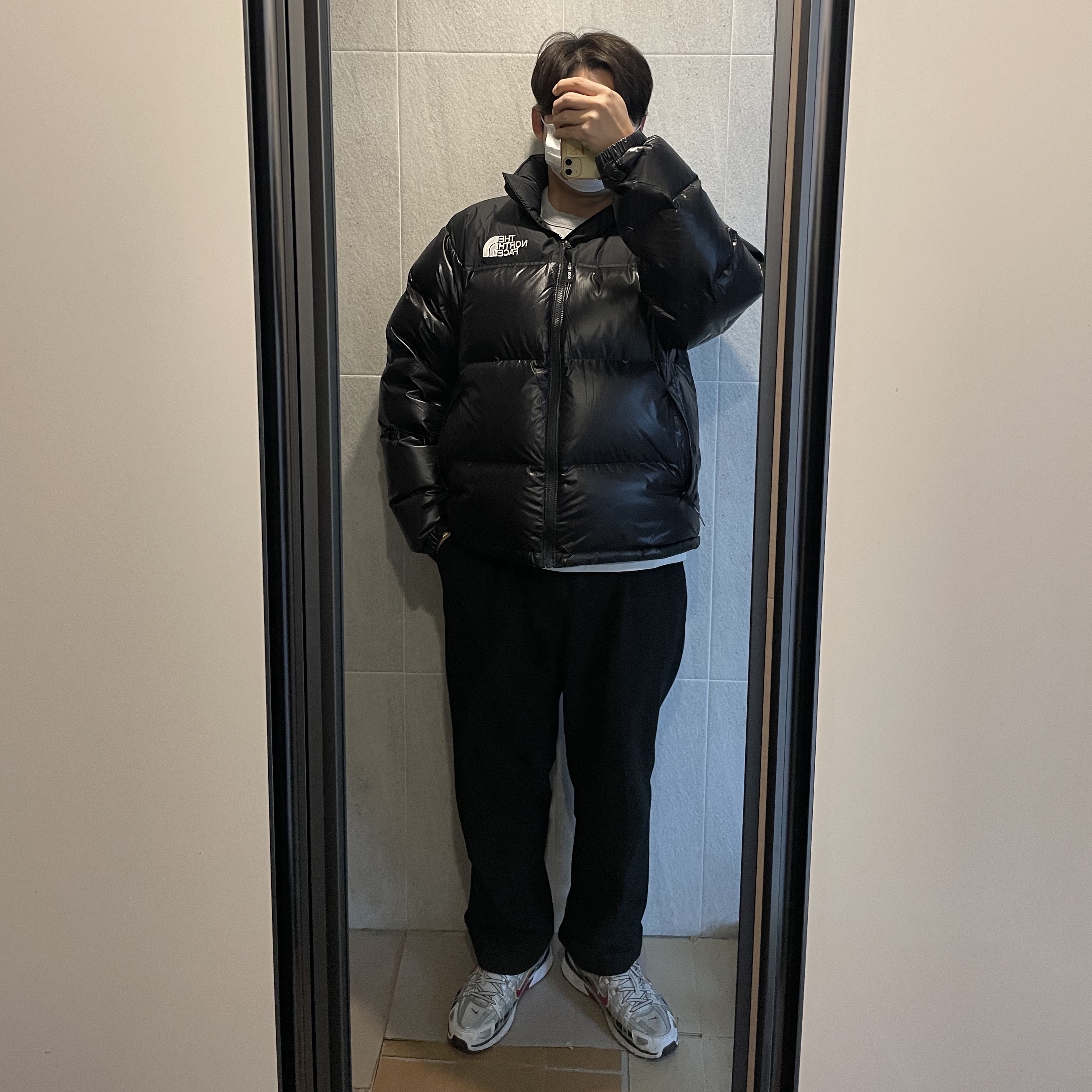 The North Face 1996 Eco Nuptse Jacket Real Black, (W) Nike P-6000 Metallic Silver Red 착용 스타일